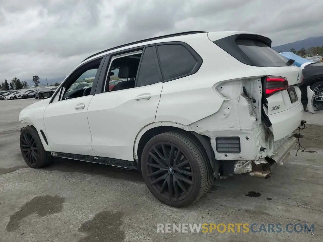 2 Photograph of a damaged car 5UXCR6C02P9P07428 BMW X5 2023