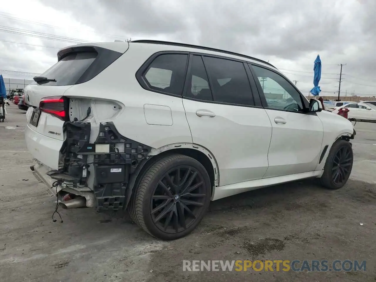 3 Photograph of a damaged car 5UXCR6C02P9P07428 BMW X5 2023