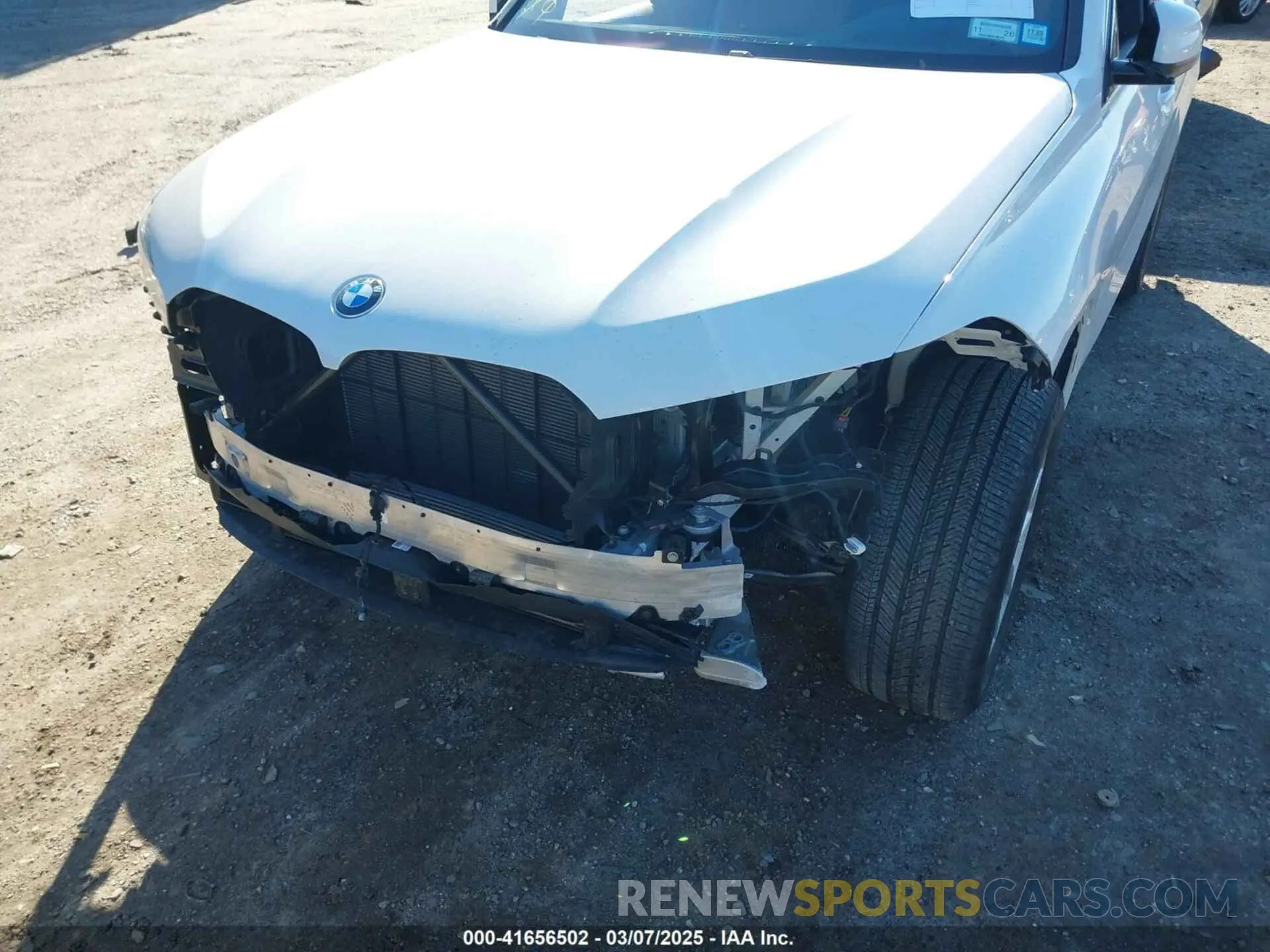 6 Photograph of a damaged car 5UXCR6C02P9P67919 BMW X5 2023