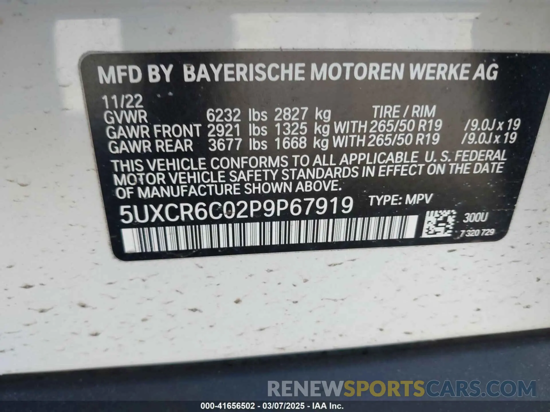 9 Photograph of a damaged car 5UXCR6C02P9P67919 BMW X5 2023