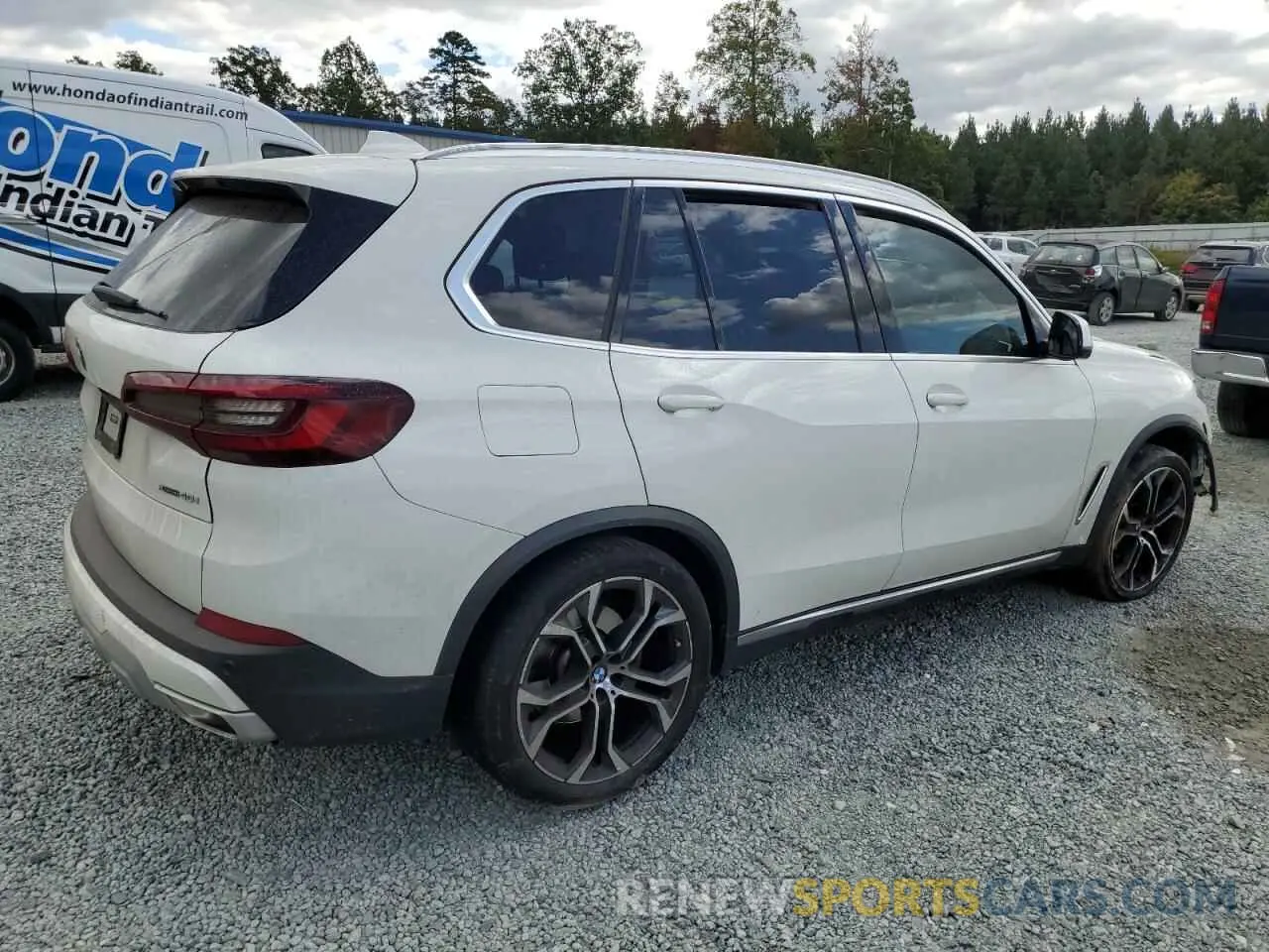3 Photograph of a damaged car 5UXCR6C03P9R50973 BMW X5 2023