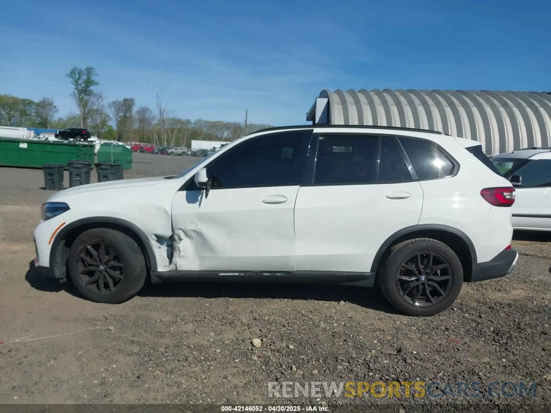 15 Photograph of a damaged car 5UXCR6C04P9P35750 BMW X5 2023