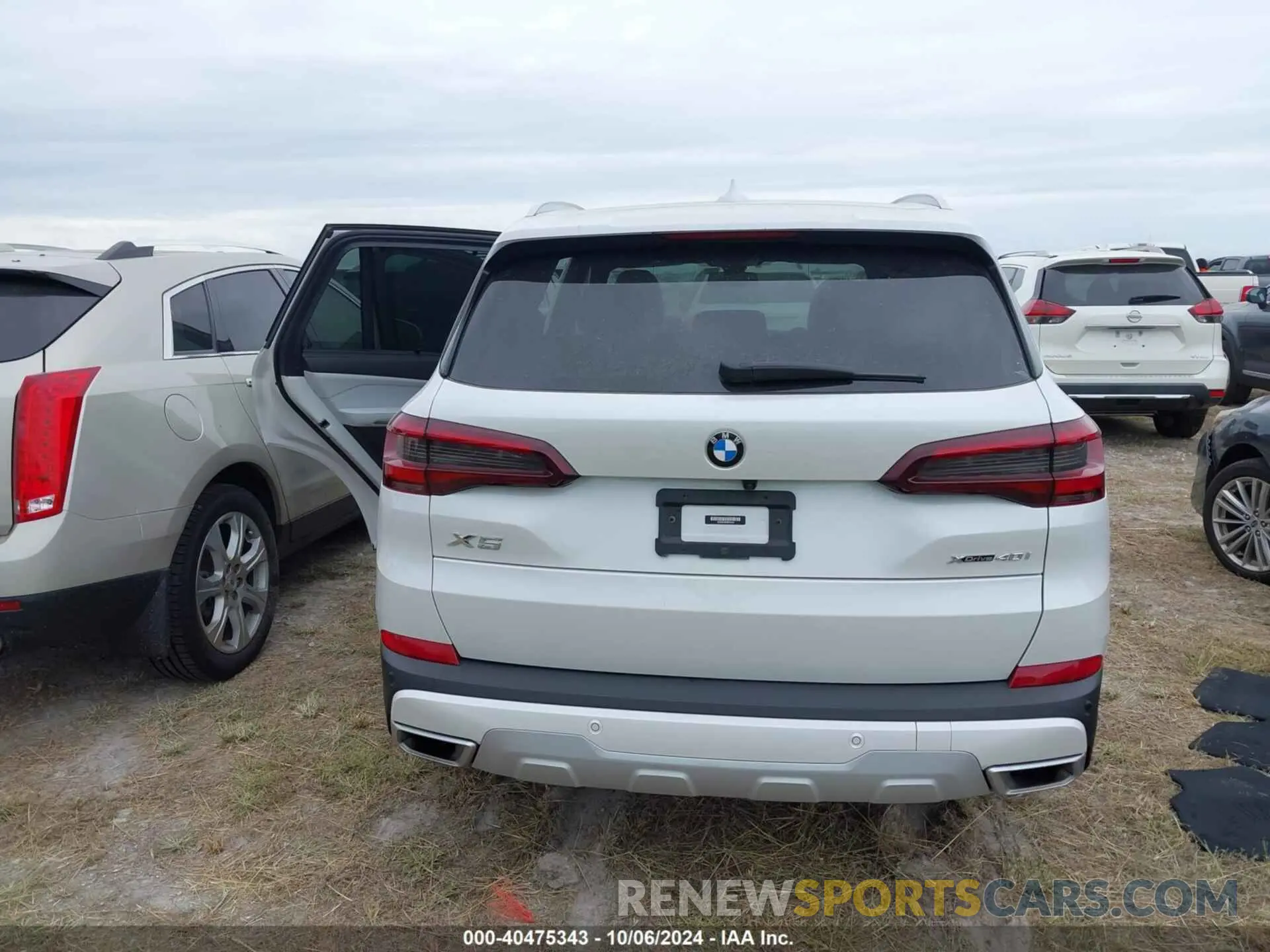 16 Photograph of a damaged car 5UXCR6C05P9P63105 BMW X5 2023