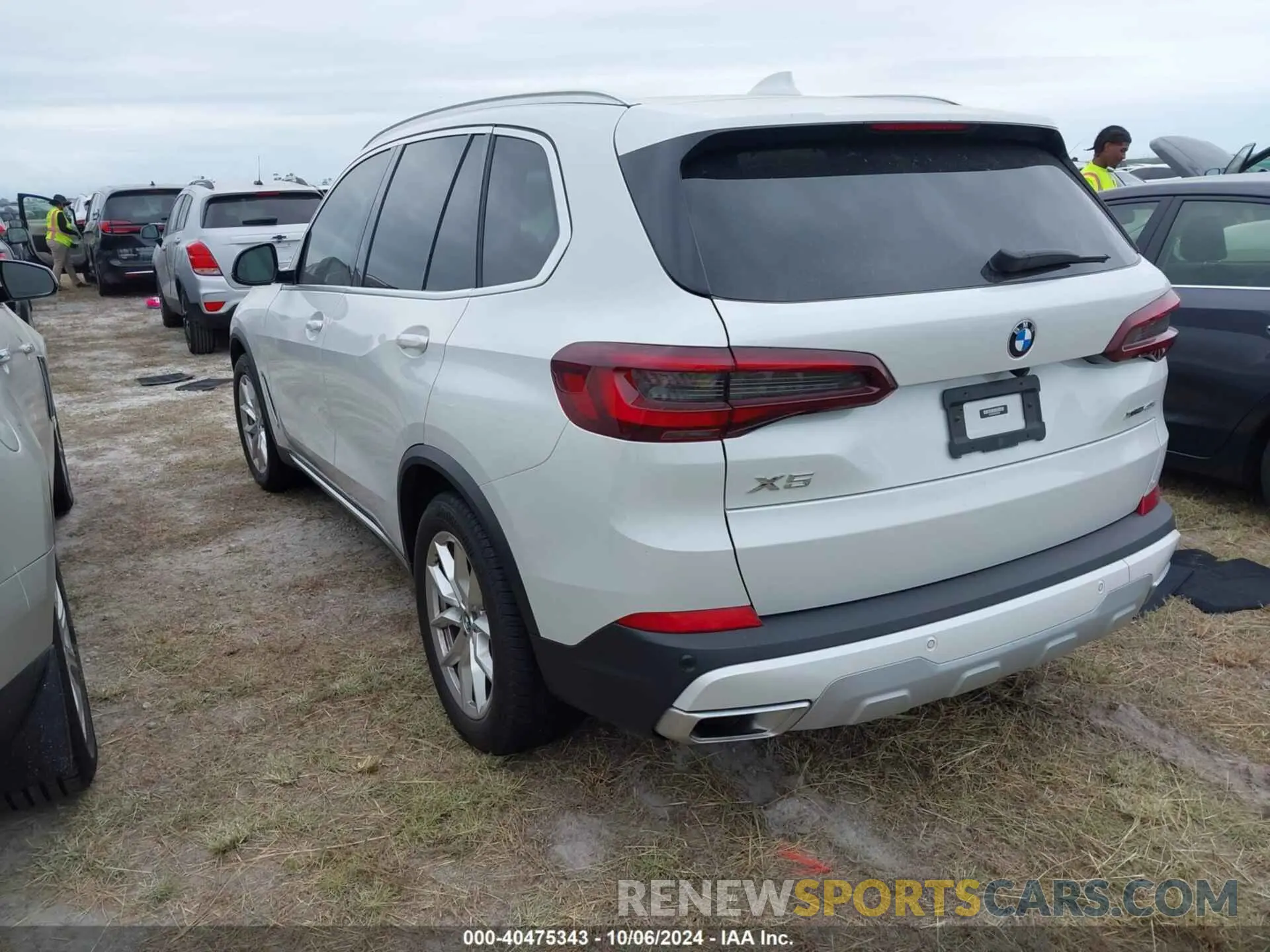 3 Photograph of a damaged car 5UXCR6C05P9P63105 BMW X5 2023