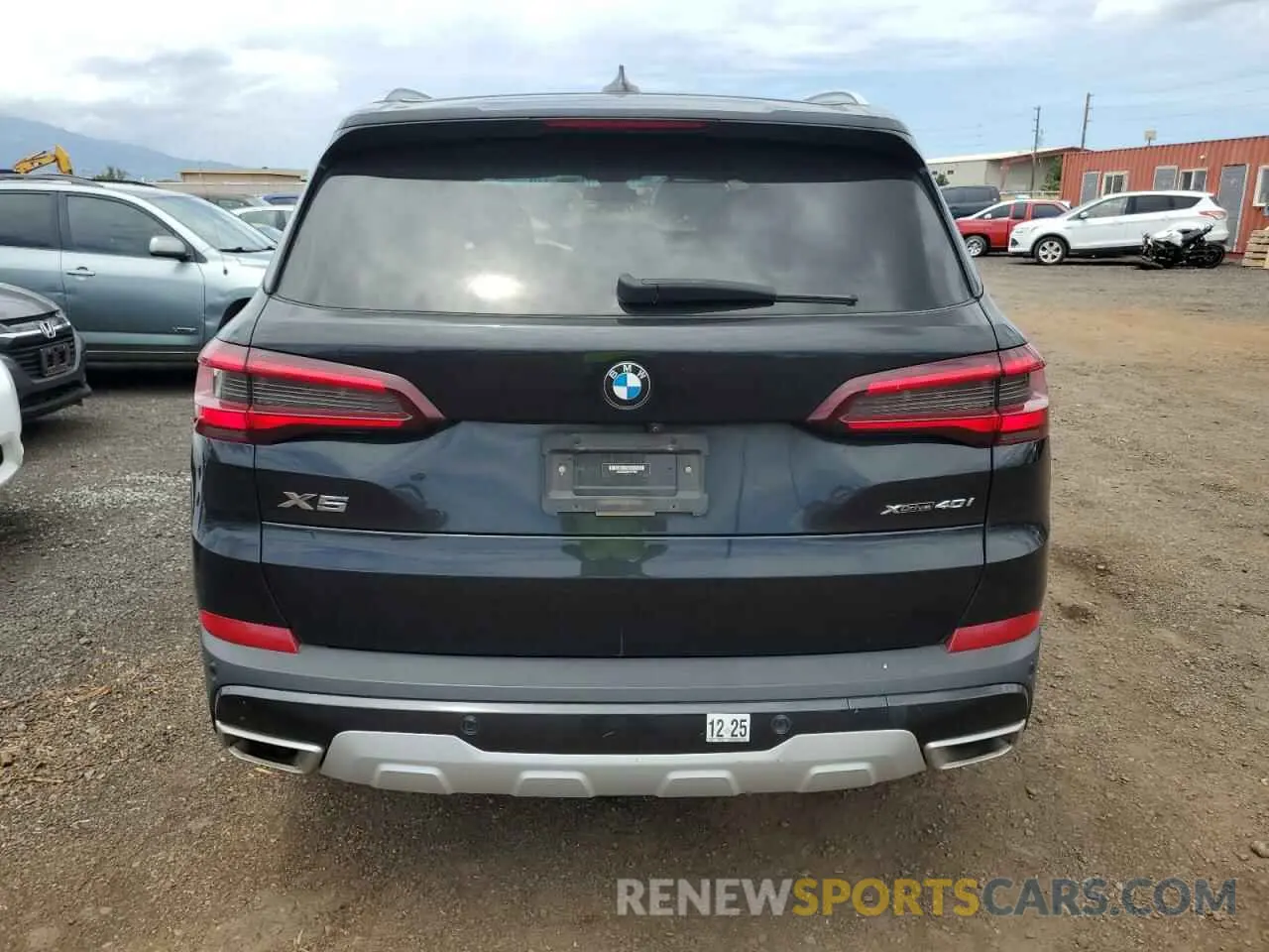 6 Photograph of a damaged car 5UXCR6C06P9P17296 BMW X5 2023