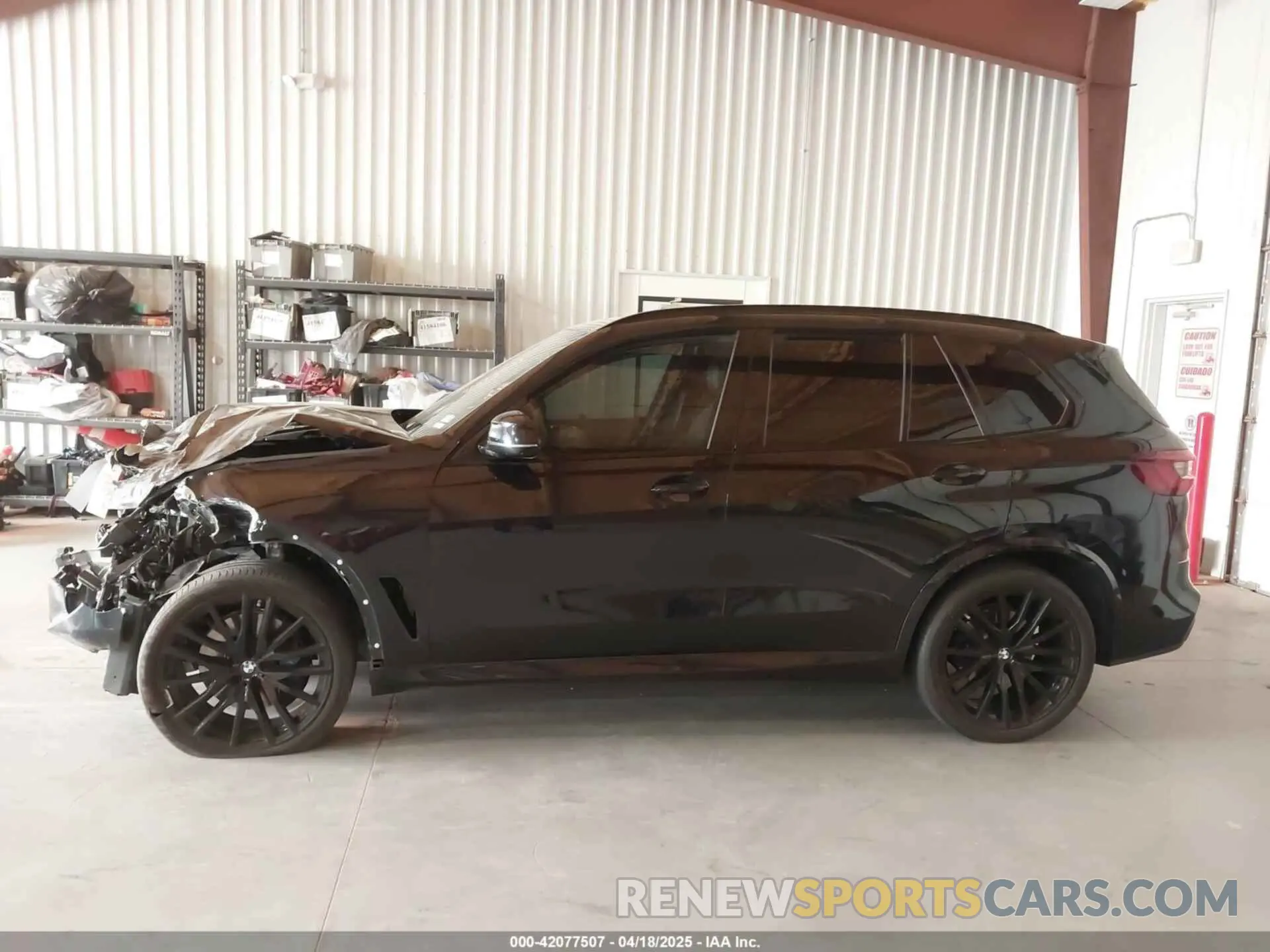 15 Photograph of a damaged car 5UXCR6C07P9P99054 BMW X5 2023