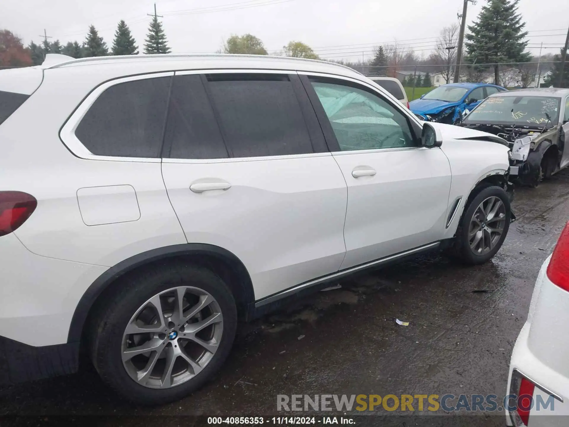 13 Photograph of a damaged car 5UXCR6C07P9R76279 BMW X5 2023