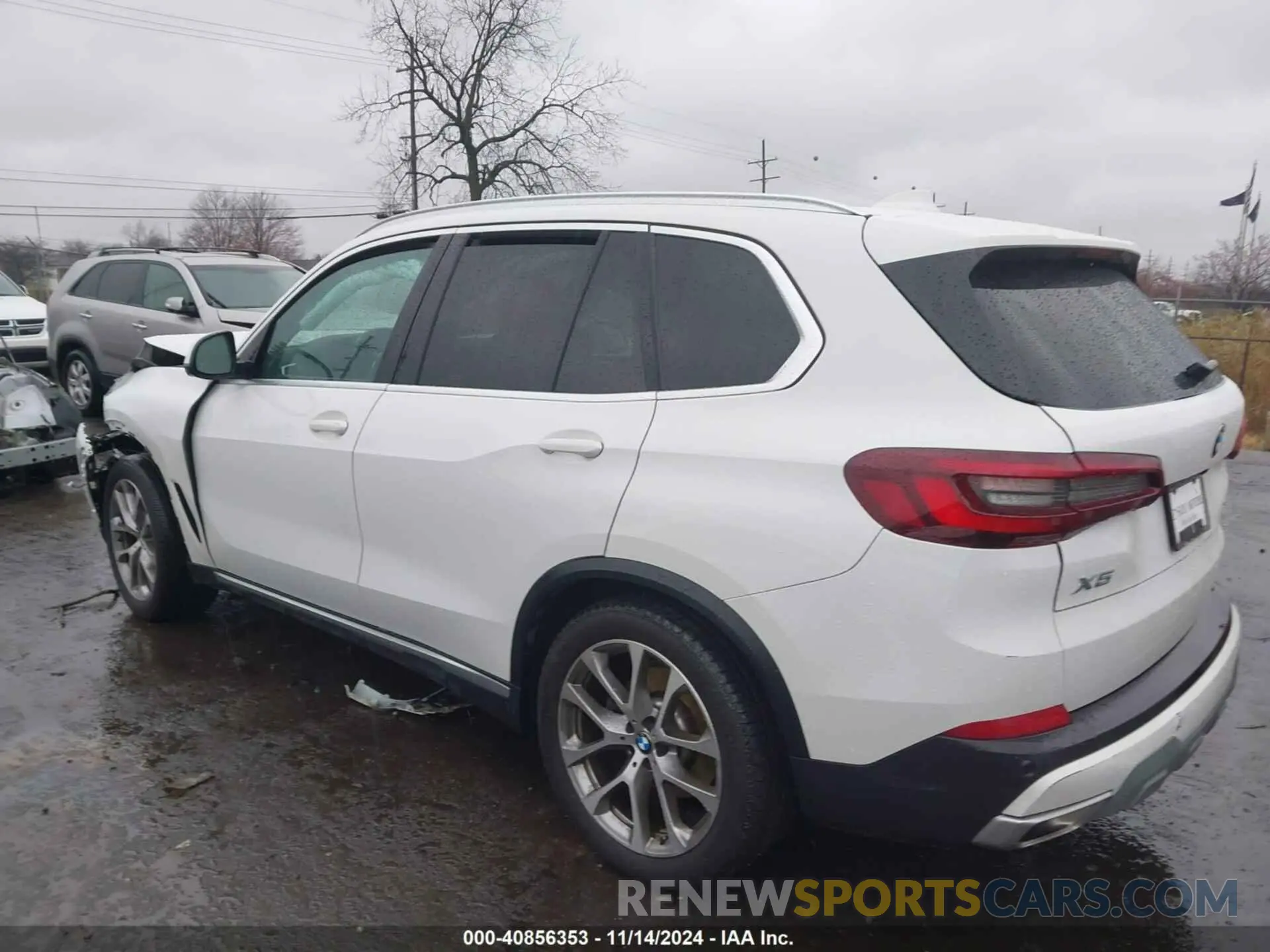 3 Photograph of a damaged car 5UXCR6C07P9R76279 BMW X5 2023