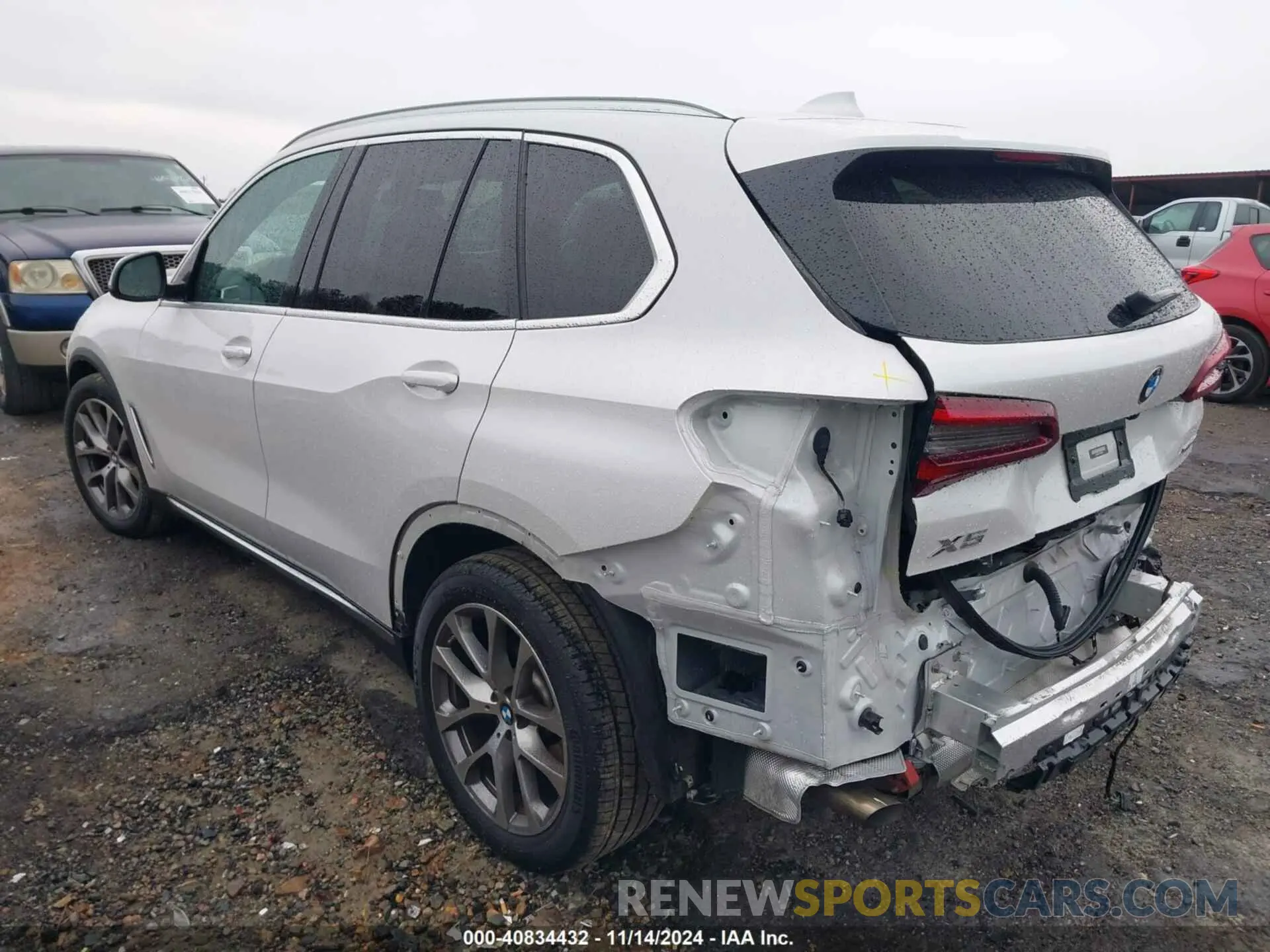 3 Фотография поврежденного автомобиля 5UXCR6C07P9R98556 BMW X5 2023