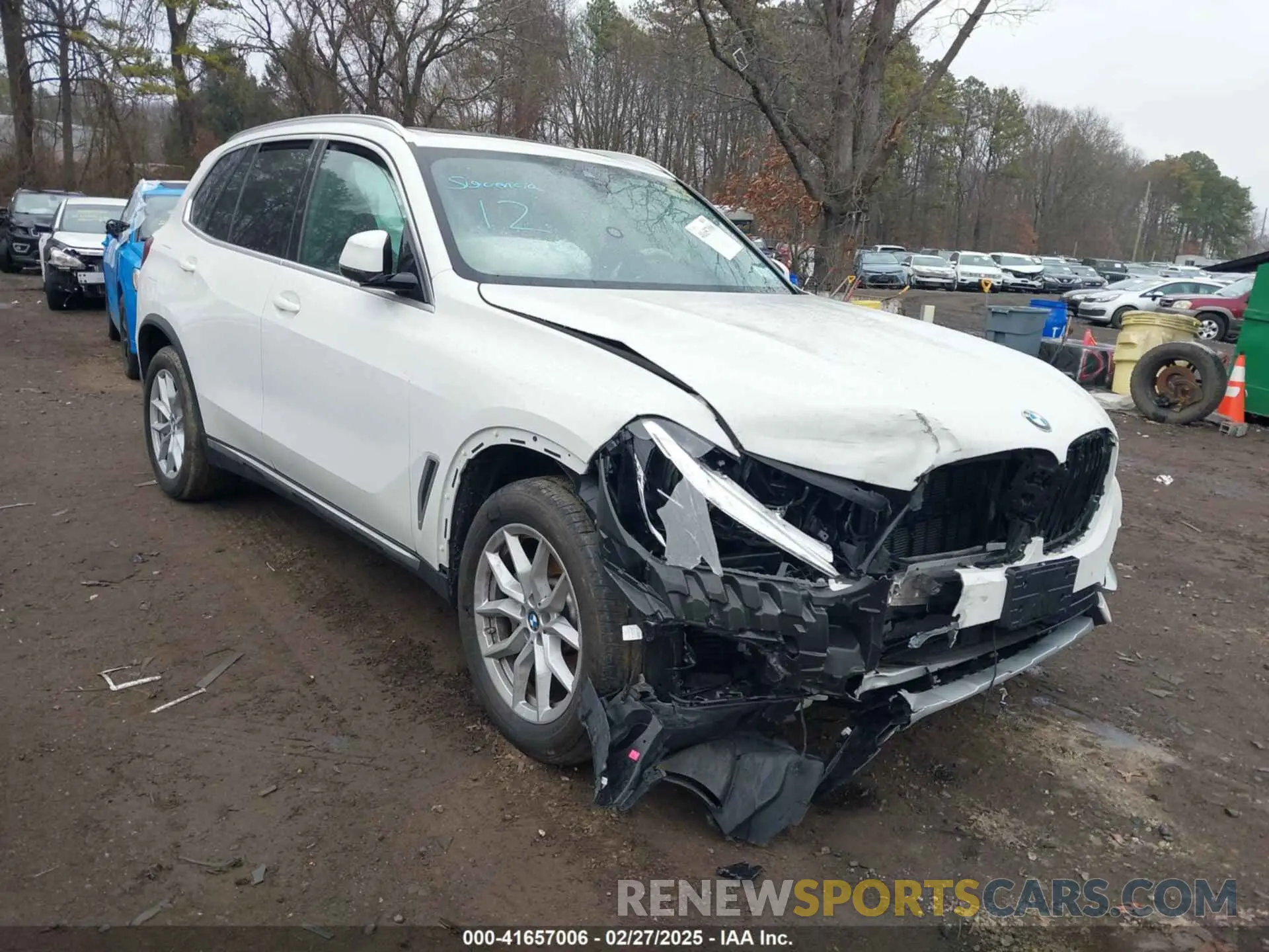 1 Photograph of a damaged car 5UXCR6C08P9P06767 BMW X5 2023