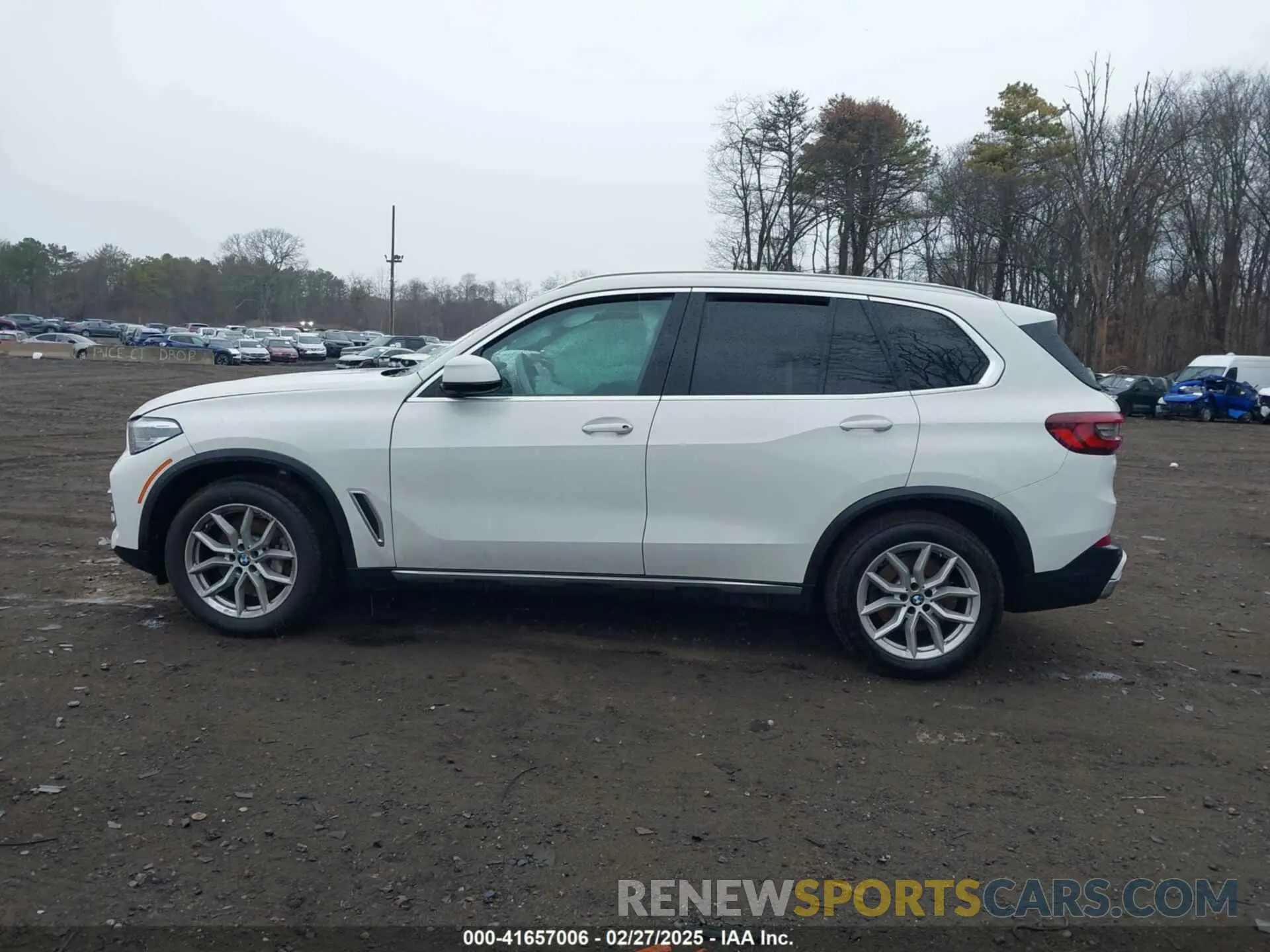 14 Photograph of a damaged car 5UXCR6C08P9P06767 BMW X5 2023