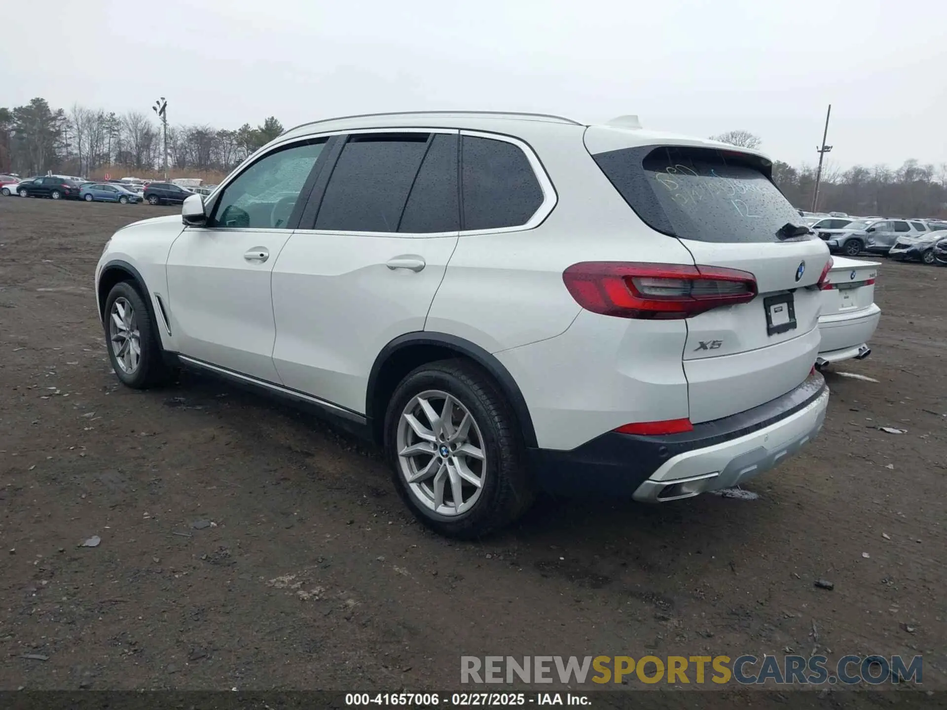 3 Photograph of a damaged car 5UXCR6C08P9P06767 BMW X5 2023