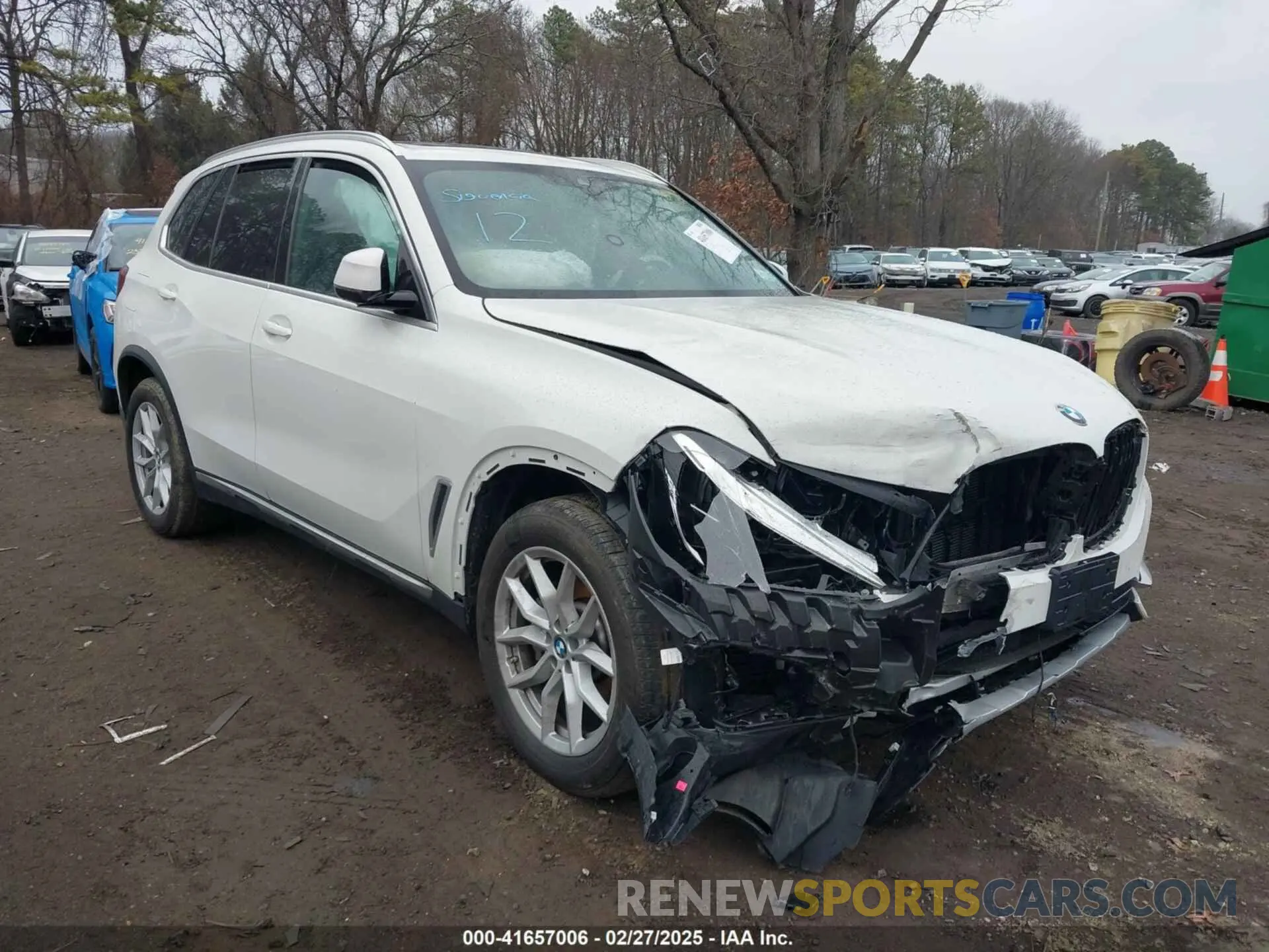 6 Photograph of a damaged car 5UXCR6C08P9P06767 BMW X5 2023