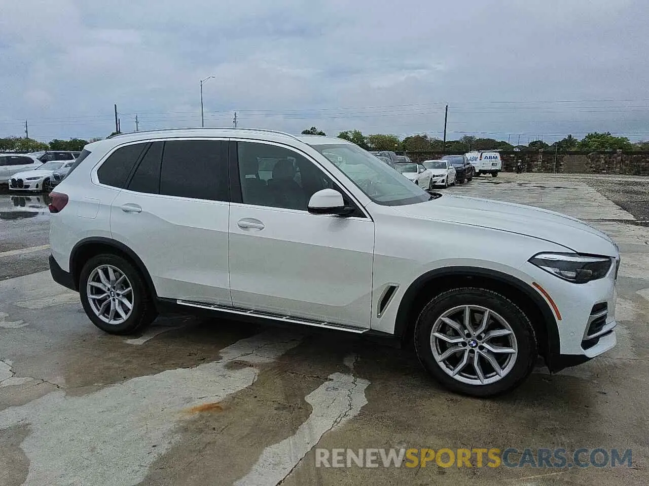 4 Photograph of a damaged car 5UXCR6C08P9P32642 BMW X5 2023