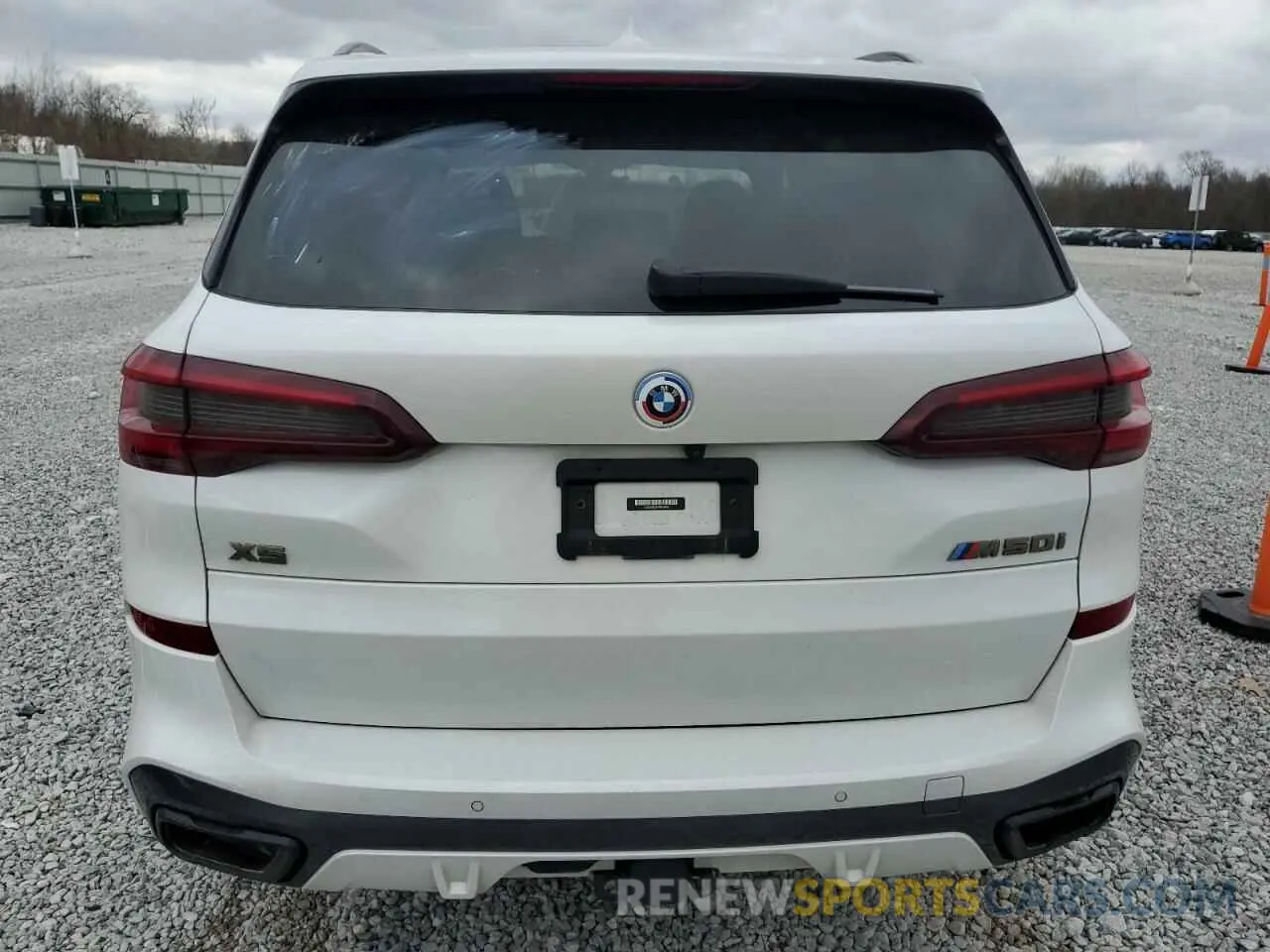 6 Photograph of a damaged car 5UXJU4C06P9P96852 BMW X5 2023