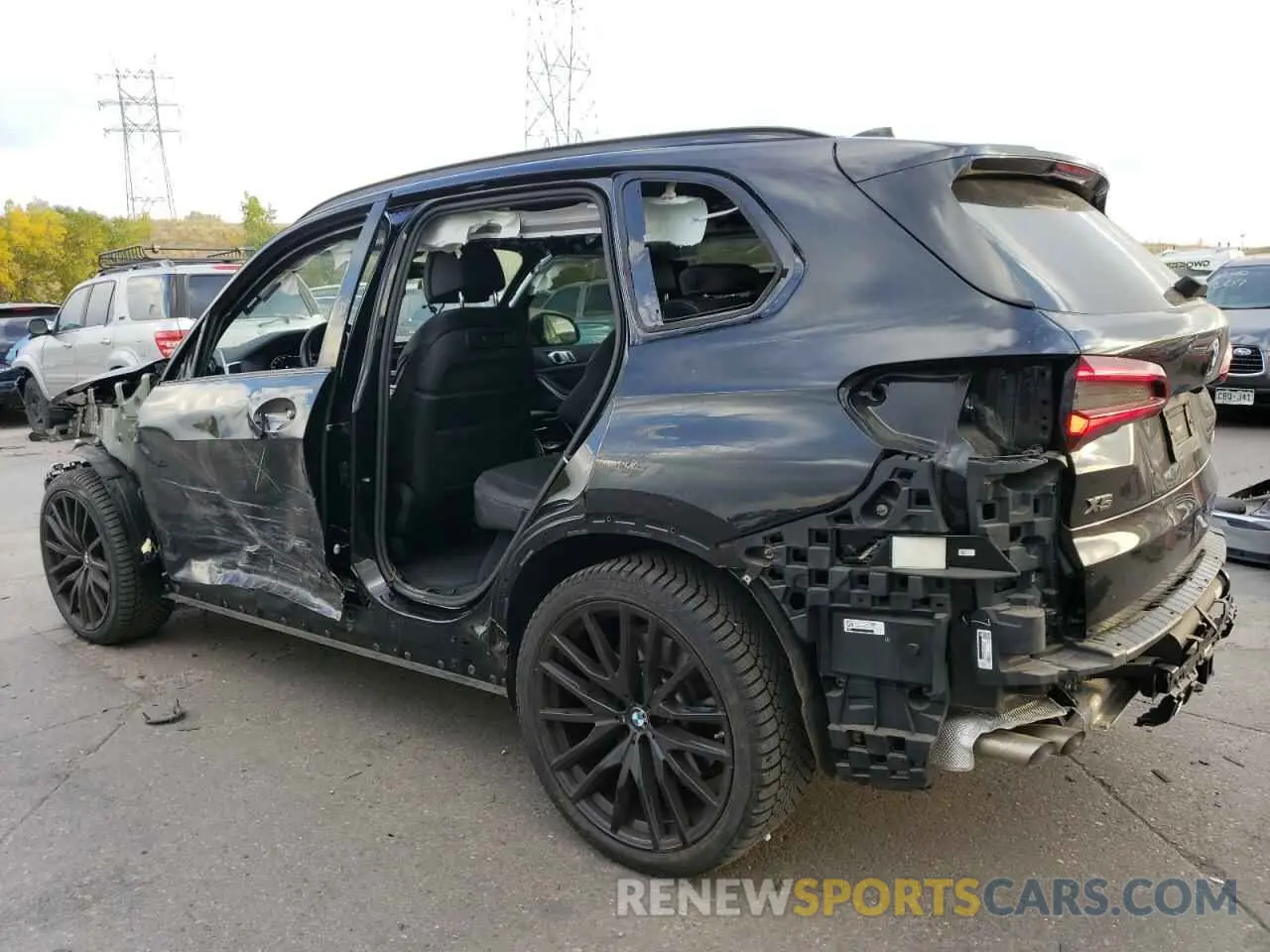 2 Photograph of a damaged car 5UXJU4C07P9P54612 BMW X5 2023