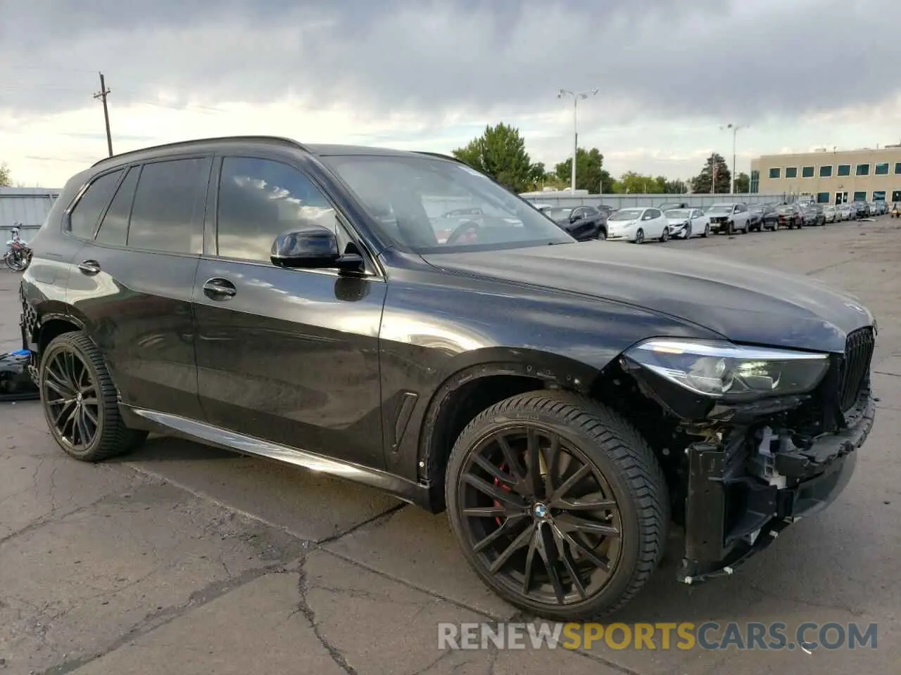 4 Photograph of a damaged car 5UXJU4C07P9P54612 BMW X5 2023