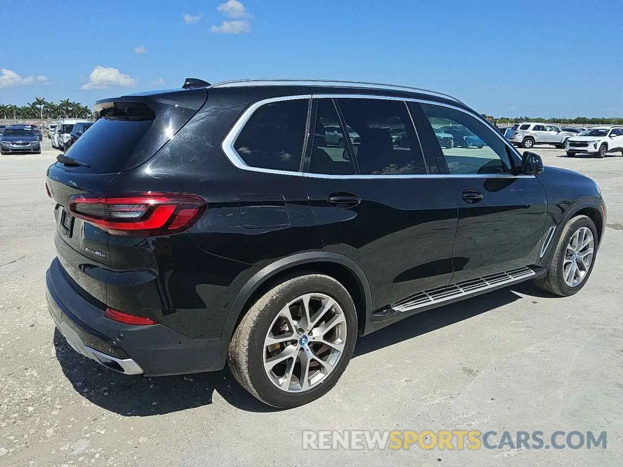 3 Photograph of a damaged car 5UXTA6C00P9N50330 BMW X5 2023