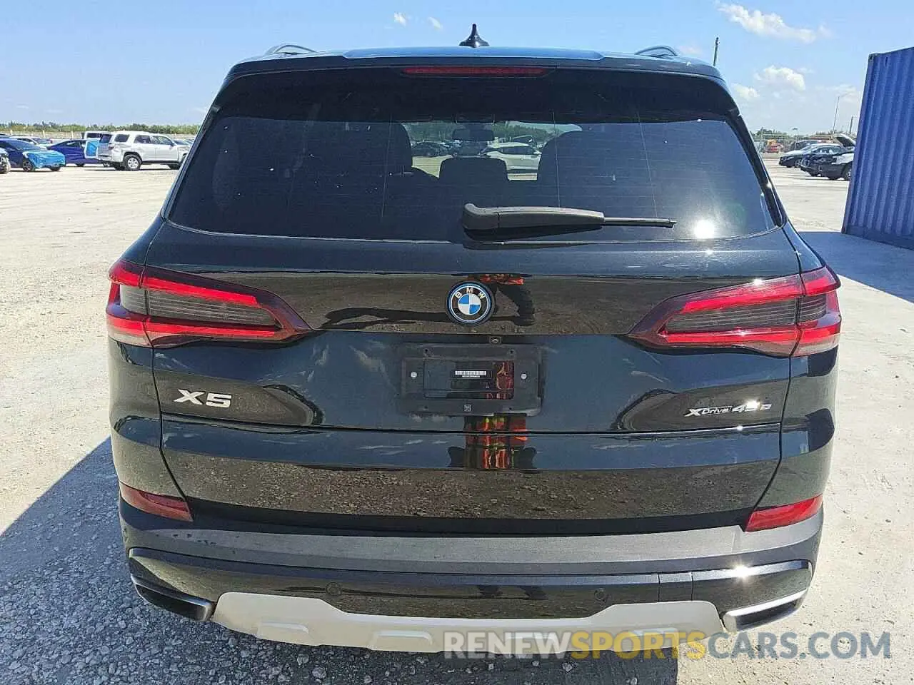 6 Photograph of a damaged car 5UXTA6C00P9N50330 BMW X5 2023