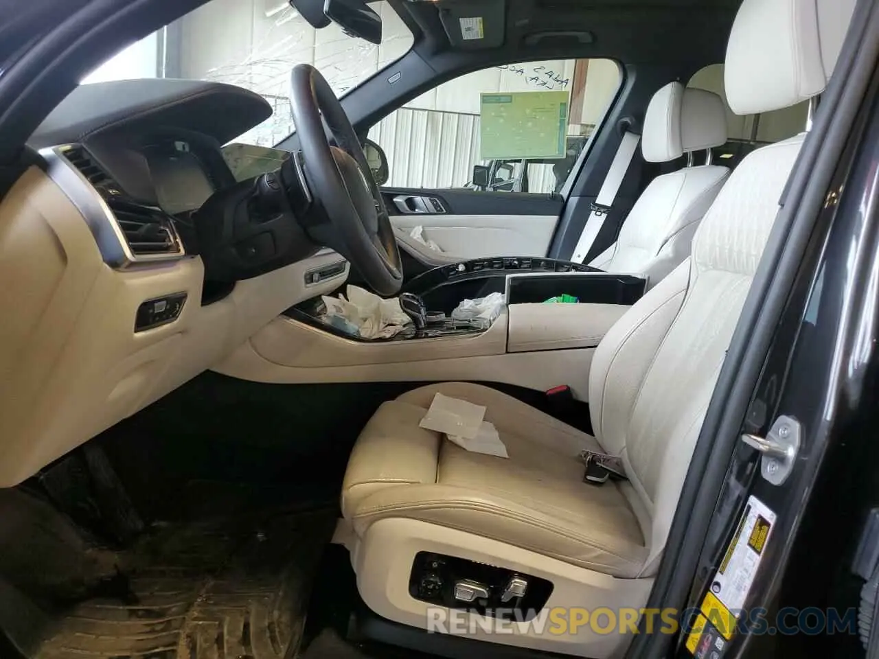 7 Photograph of a damaged car 5UXTA6C00P9N74692 BMW X5 2023