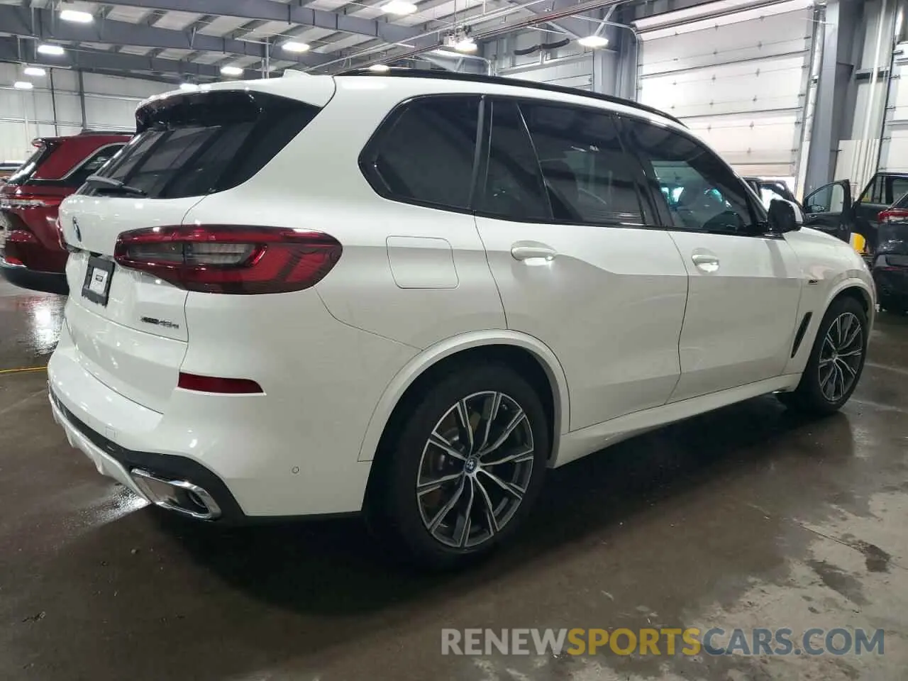 3 Photograph of a damaged car 5UXTA6C01P9P03488 BMW X5 2023