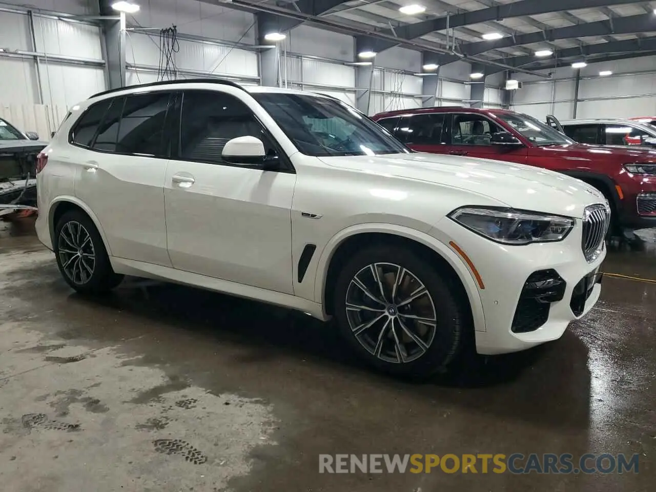 4 Photograph of a damaged car 5UXTA6C01P9P03488 BMW X5 2023