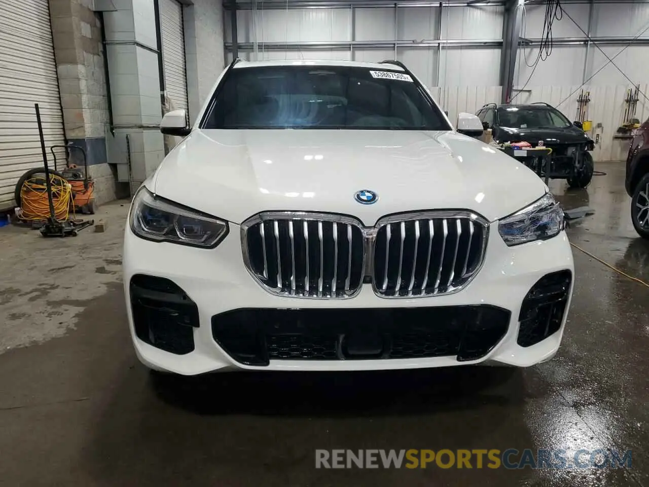 5 Photograph of a damaged car 5UXTA6C01P9P03488 BMW X5 2023