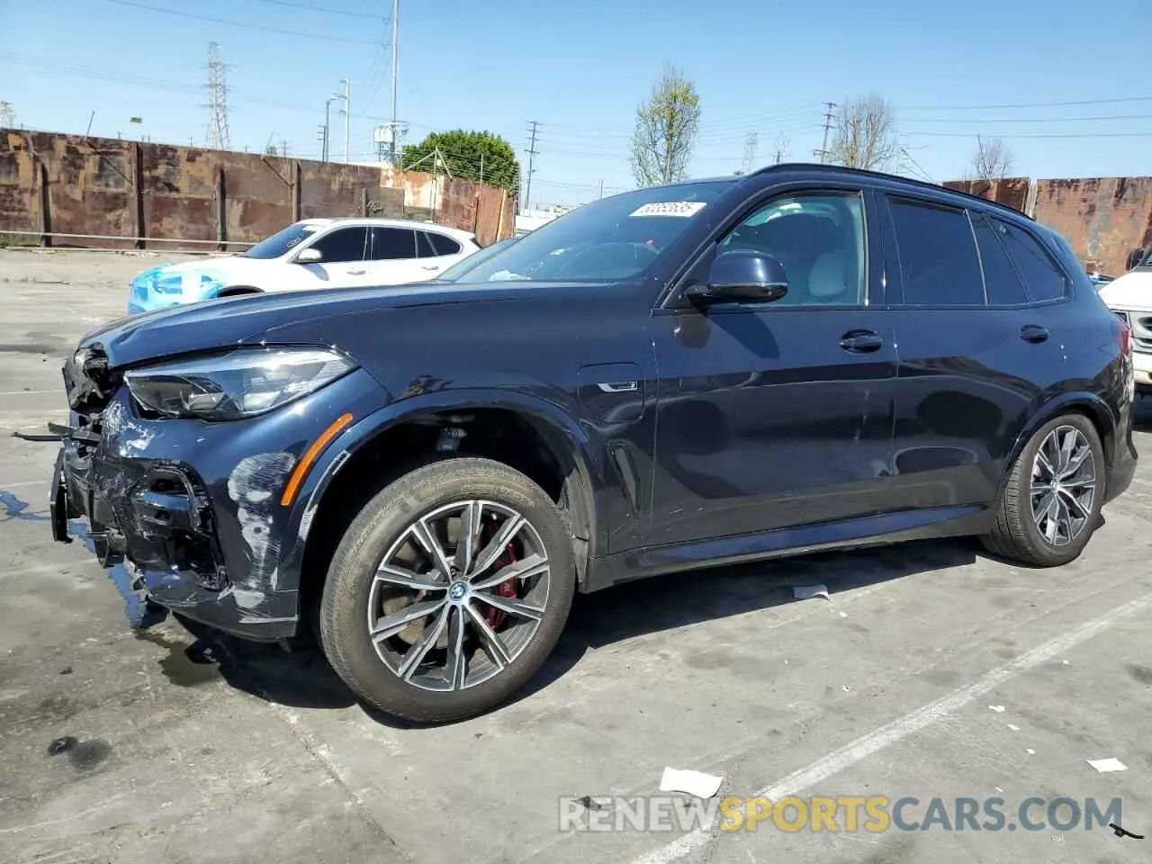 1 Photograph of a damaged car 5UXTA6C06P9R89208 BMW X5 2023