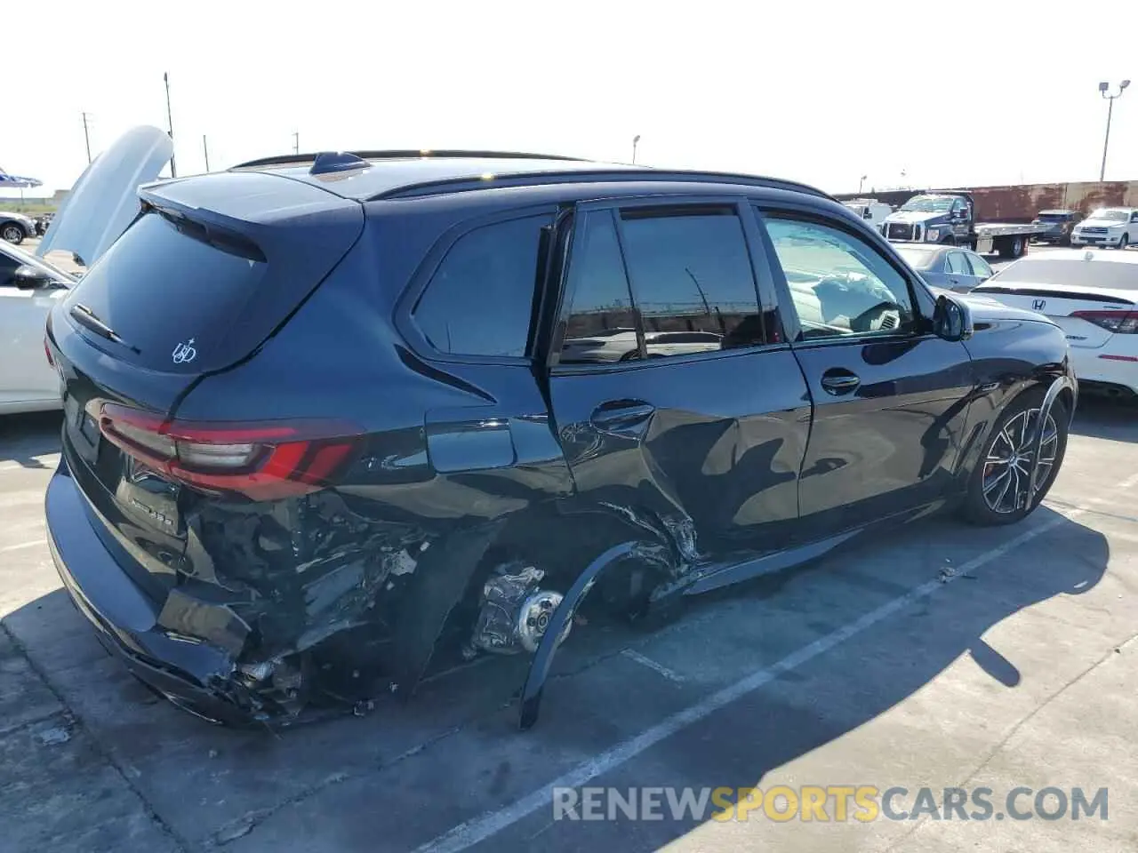 3 Photograph of a damaged car 5UXTA6C06P9R89208 BMW X5 2023