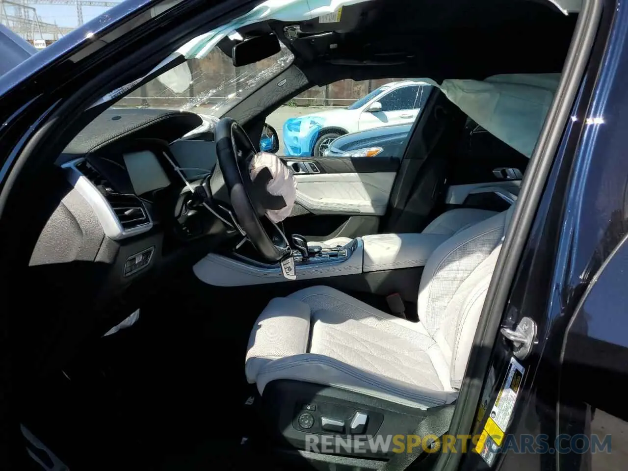 7 Photograph of a damaged car 5UXTA6C06P9R89208 BMW X5 2023