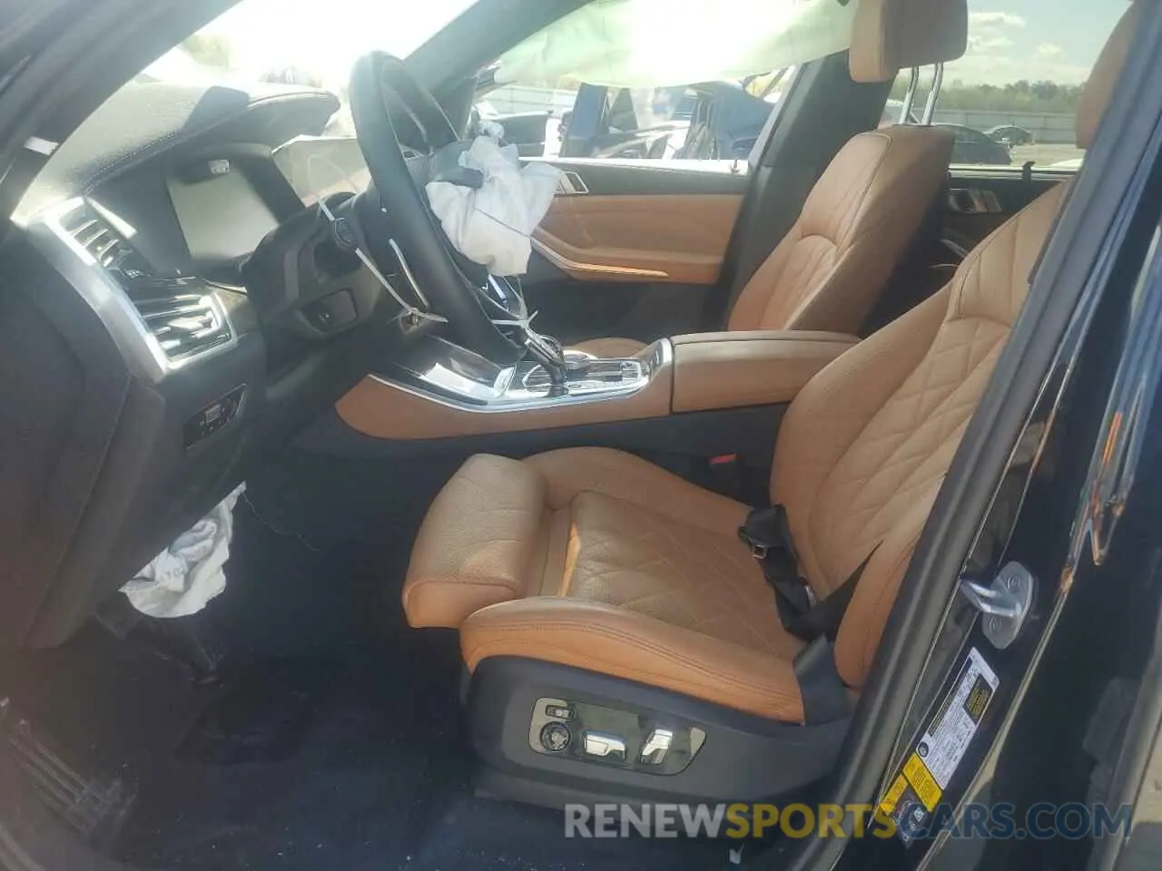 7 Photograph of a damaged car 5UXTA6C09P9R00571 BMW X5 2023