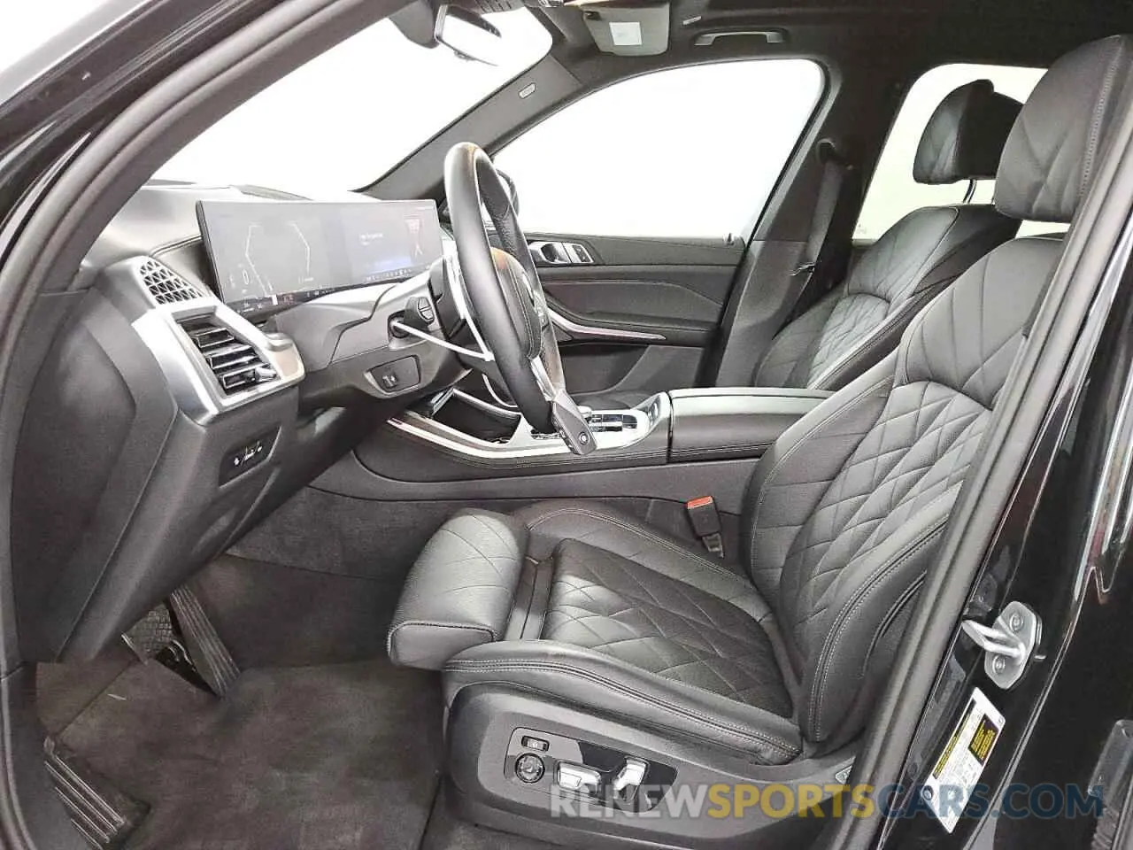 7 Photograph of a damaged car 5UX13EU01R9V85410 BMW X5 2024
