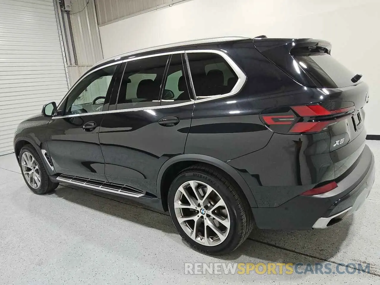 2 Photograph of a damaged car 5UX13EU02R9T69291 BMW X5 2024