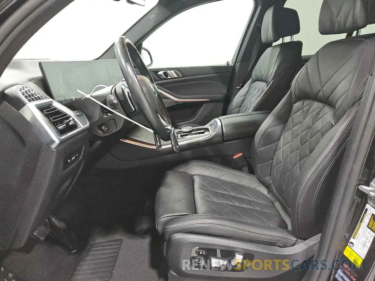 7 Photograph of a damaged car 5UX13EU02R9T69291 BMW X5 2024