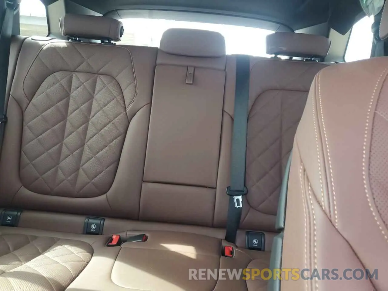 10 Фотография поврежденного автомобиля 5UX13EU02R9U24452 BMW X5 2024