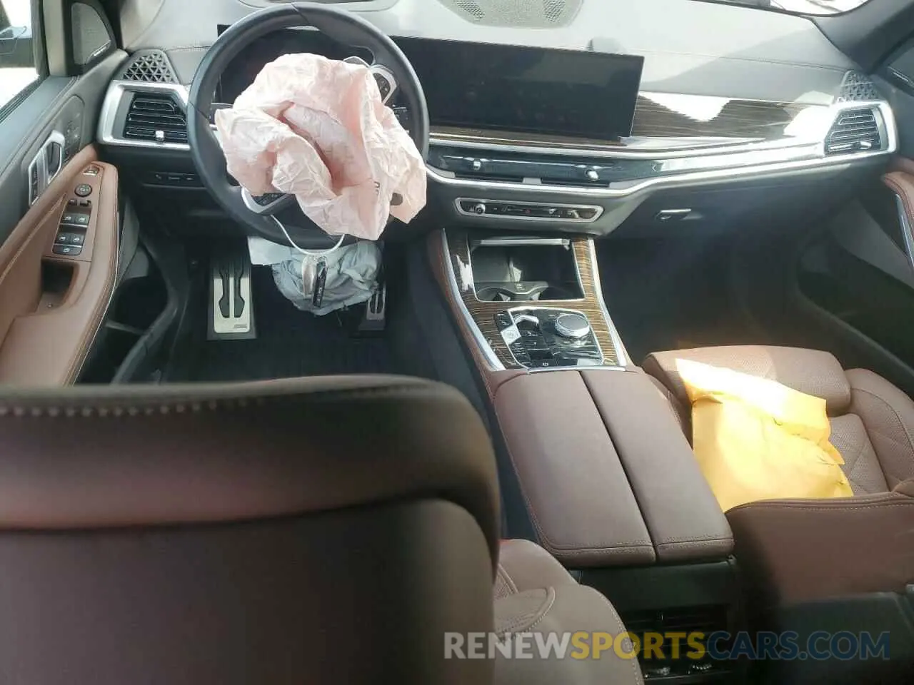 8 Фотография поврежденного автомобиля 5UX13EU02R9U24452 BMW X5 2024