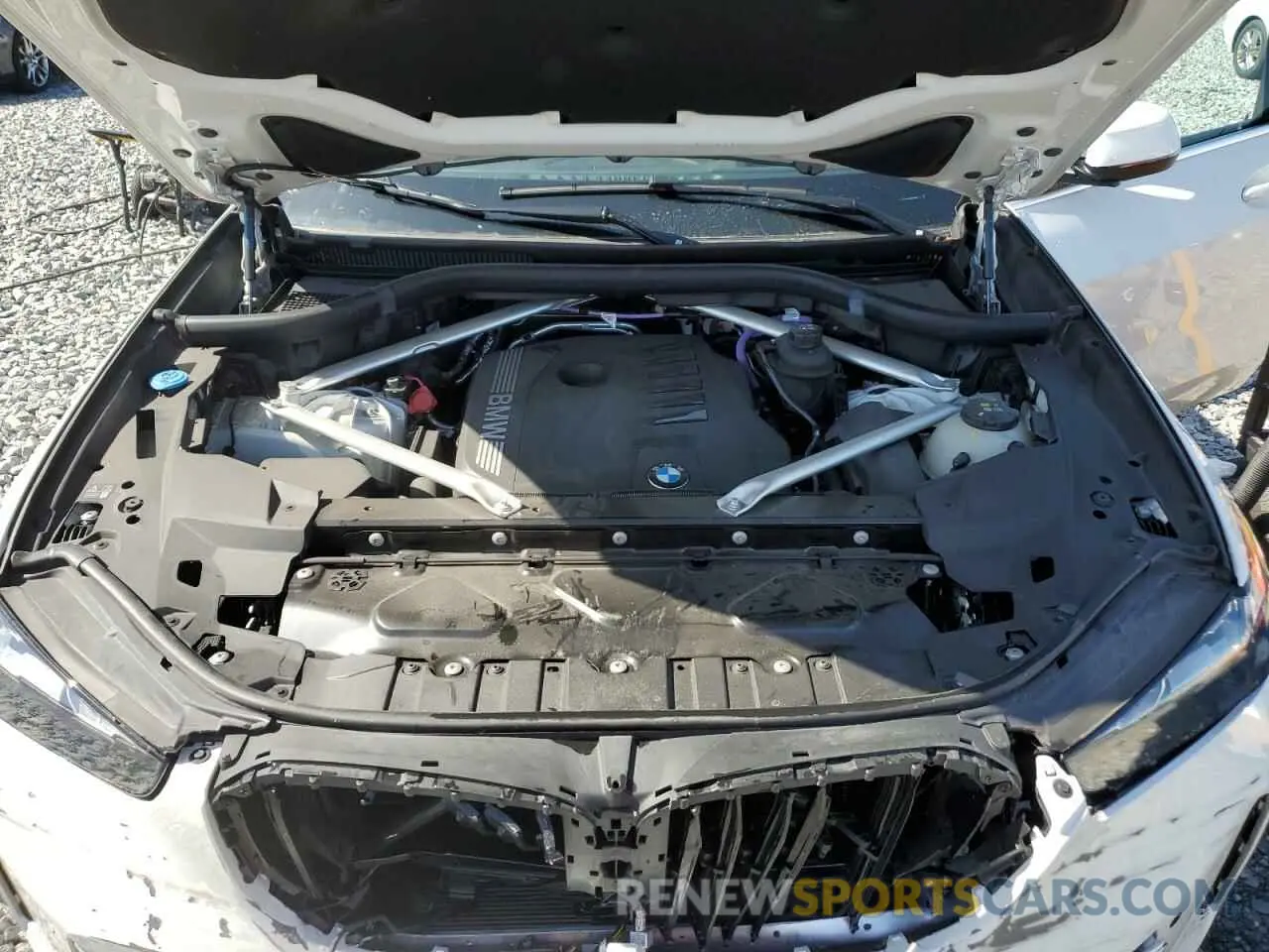 12 Photograph of a damaged car 5UX13EU03R9V56877 BMW X5 2024