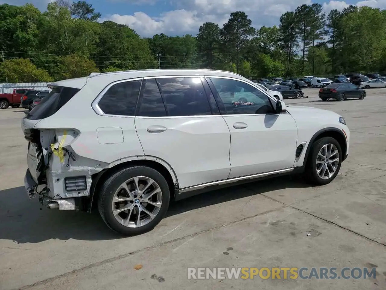 3 Фотография поврежденного автомобиля 5UX13EU05R9S49811 BMW X5 2024