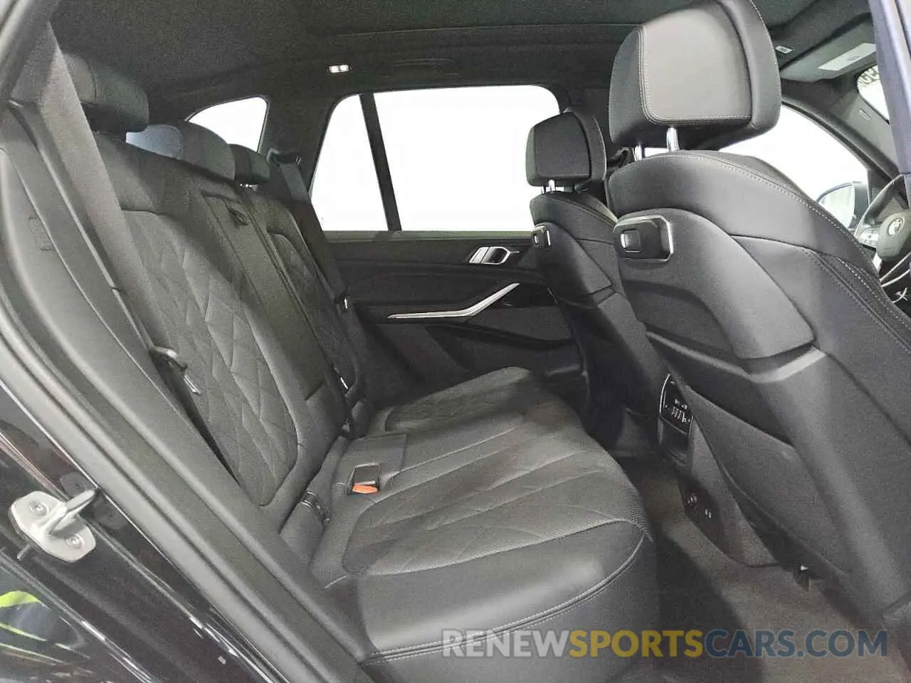 11 Фотография поврежденного автомобиля 5UX13EU05R9V10497 BMW X5 2024