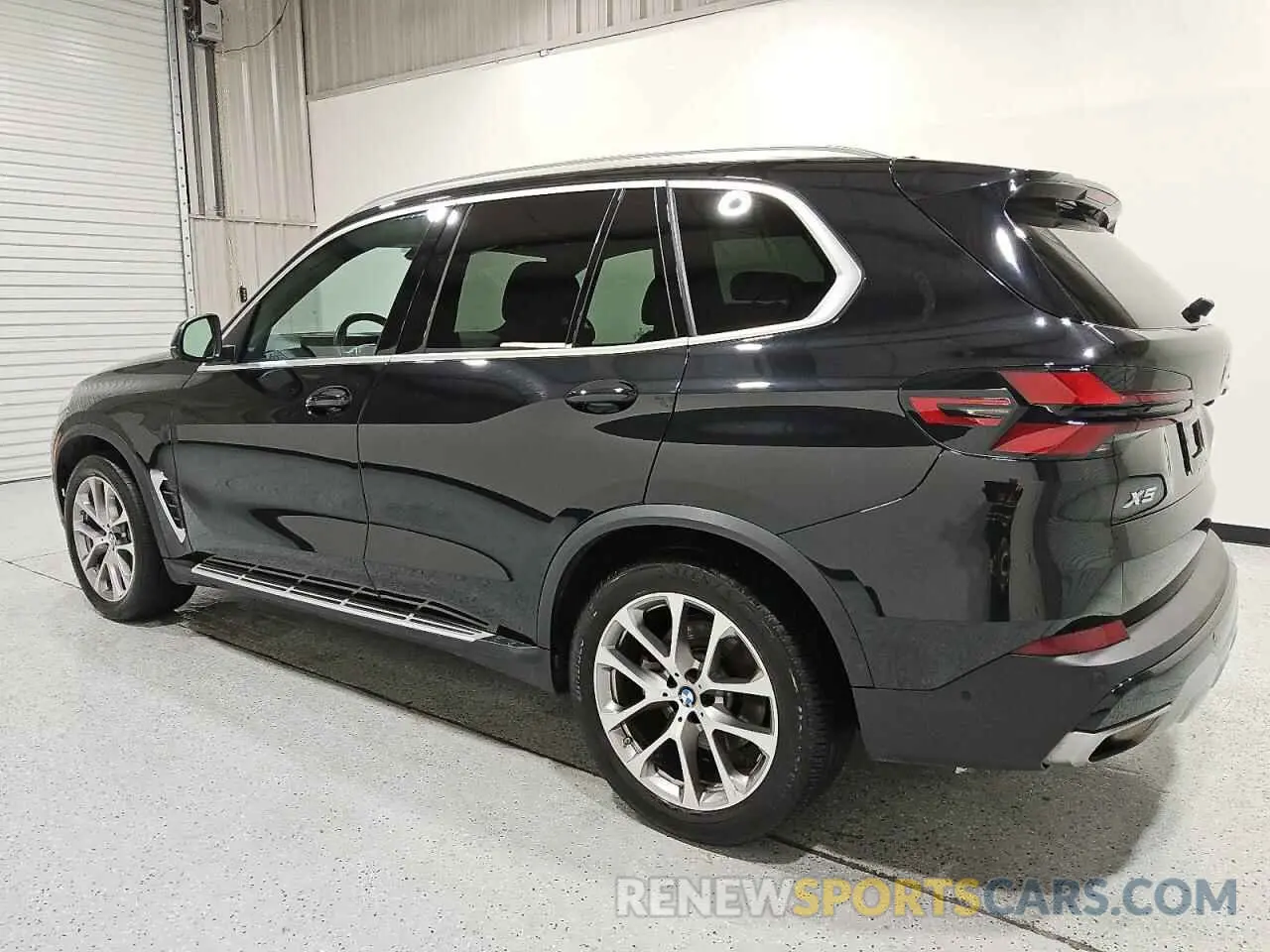 2 Фотография поврежденного автомобиля 5UX13EU05R9V10497 BMW X5 2024