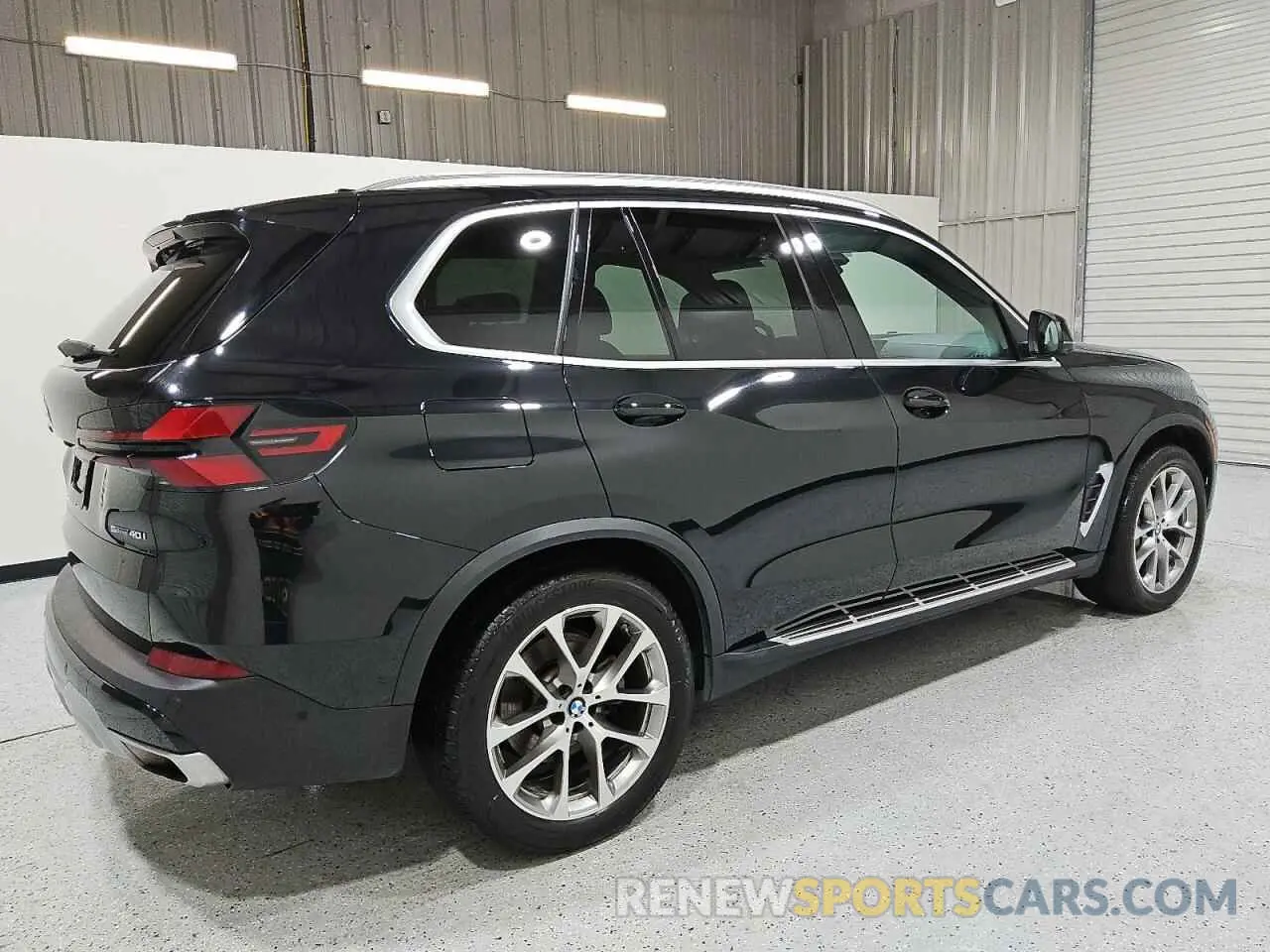 3 Фотография поврежденного автомобиля 5UX13EU05R9V10497 BMW X5 2024