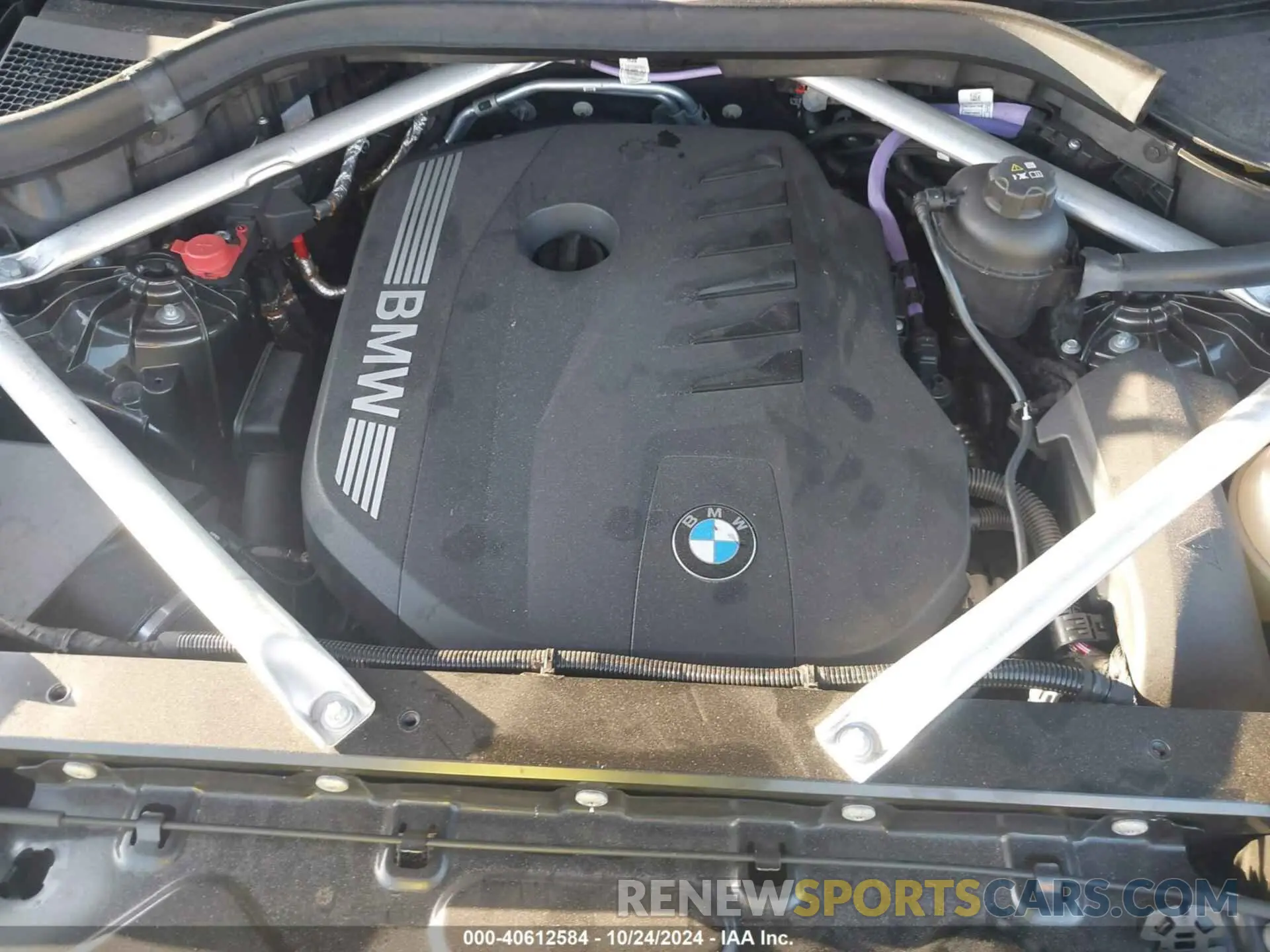 10 Photograph of a damaged car 5UX13EU06R9S56461 BMW X5 2024