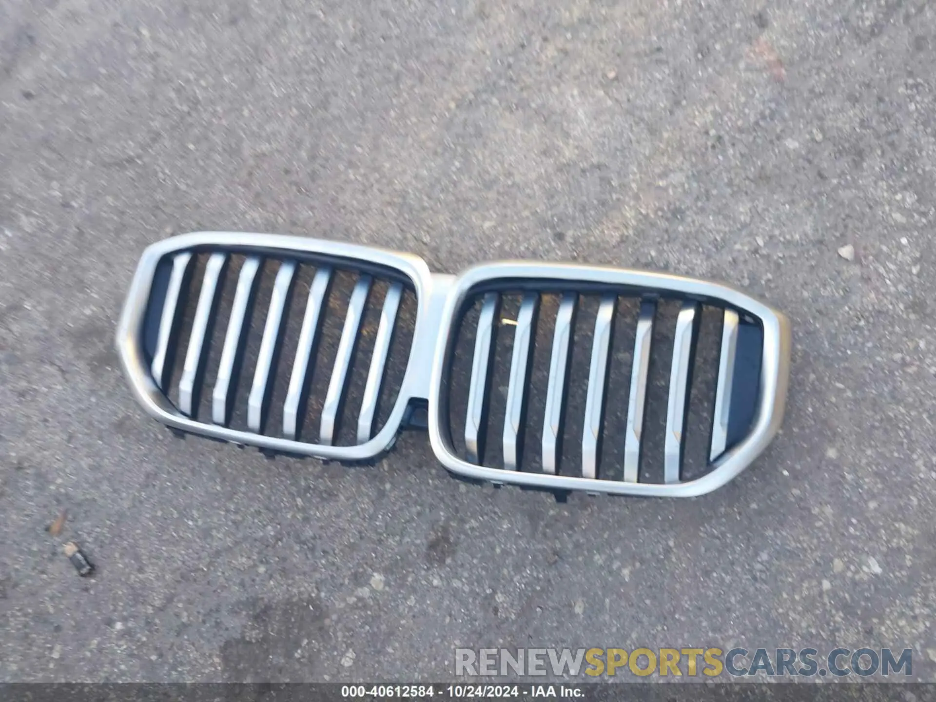 12 Photograph of a damaged car 5UX13EU06R9S56461 BMW X5 2024