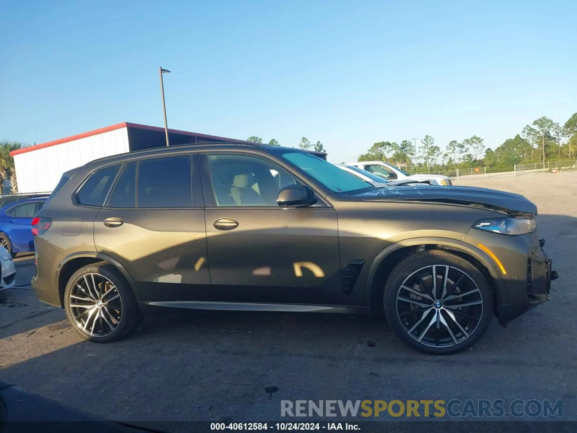 14 Photograph of a damaged car 5UX13EU06R9S56461 BMW X5 2024