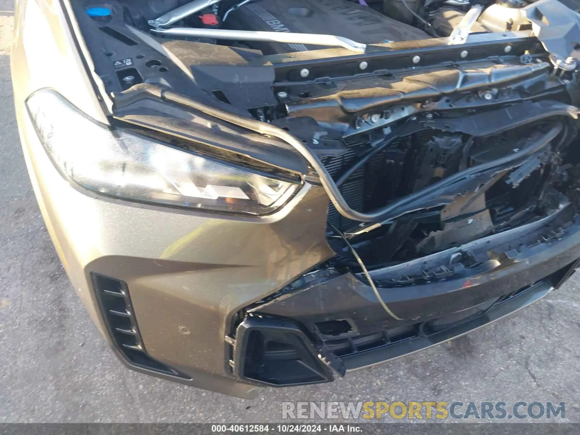 18 Photograph of a damaged car 5UX13EU06R9S56461 BMW X5 2024