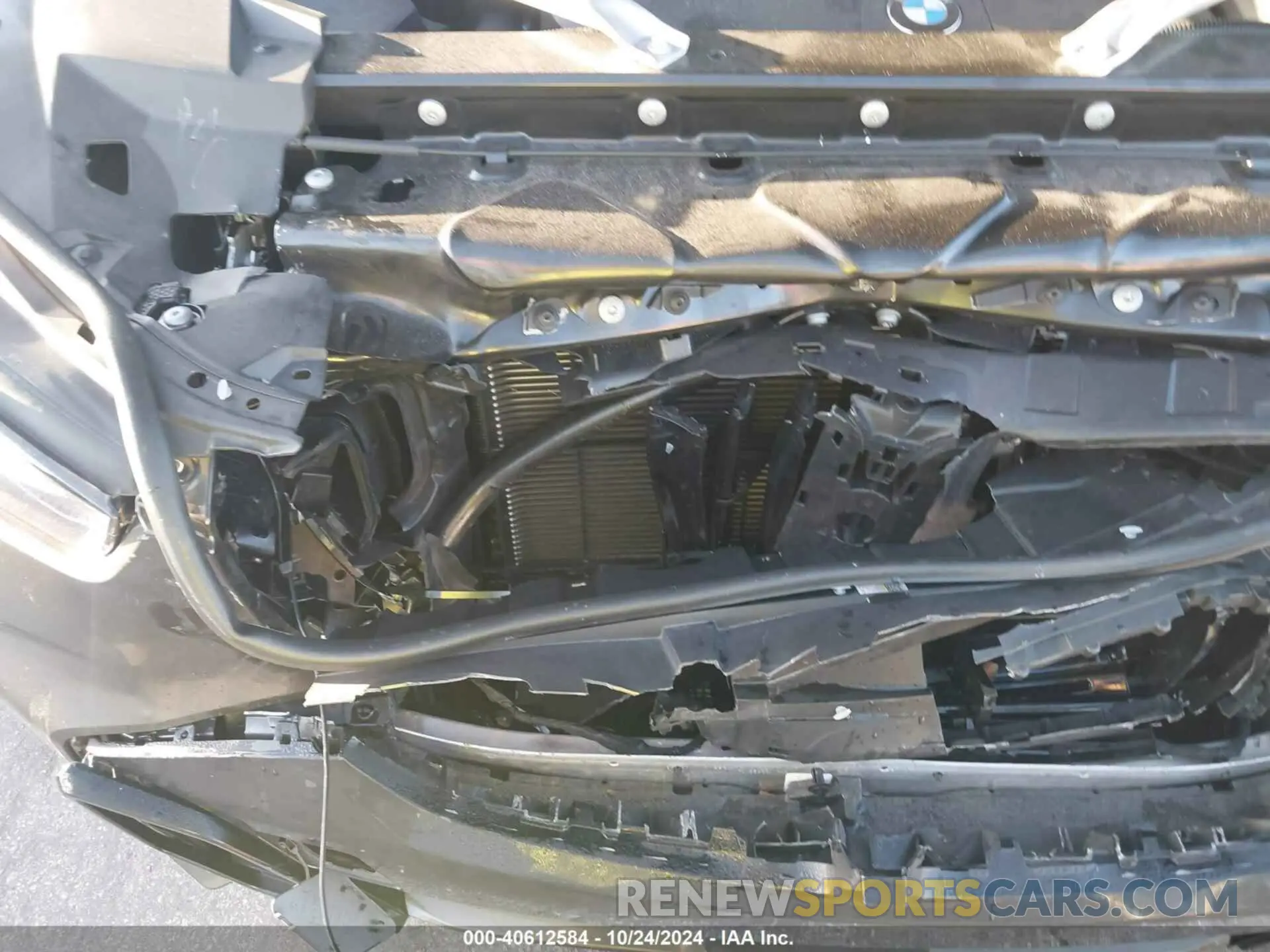 19 Photograph of a damaged car 5UX13EU06R9S56461 BMW X5 2024