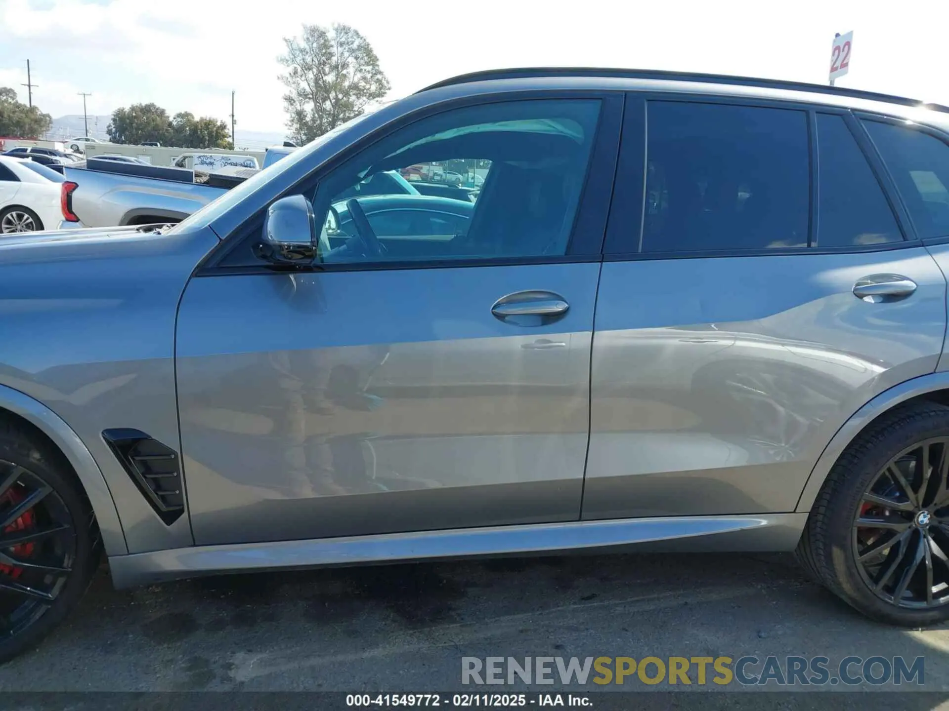 15 Фотография поврежденного автомобиля 5UX13EU06R9S86320 BMW X5 2024