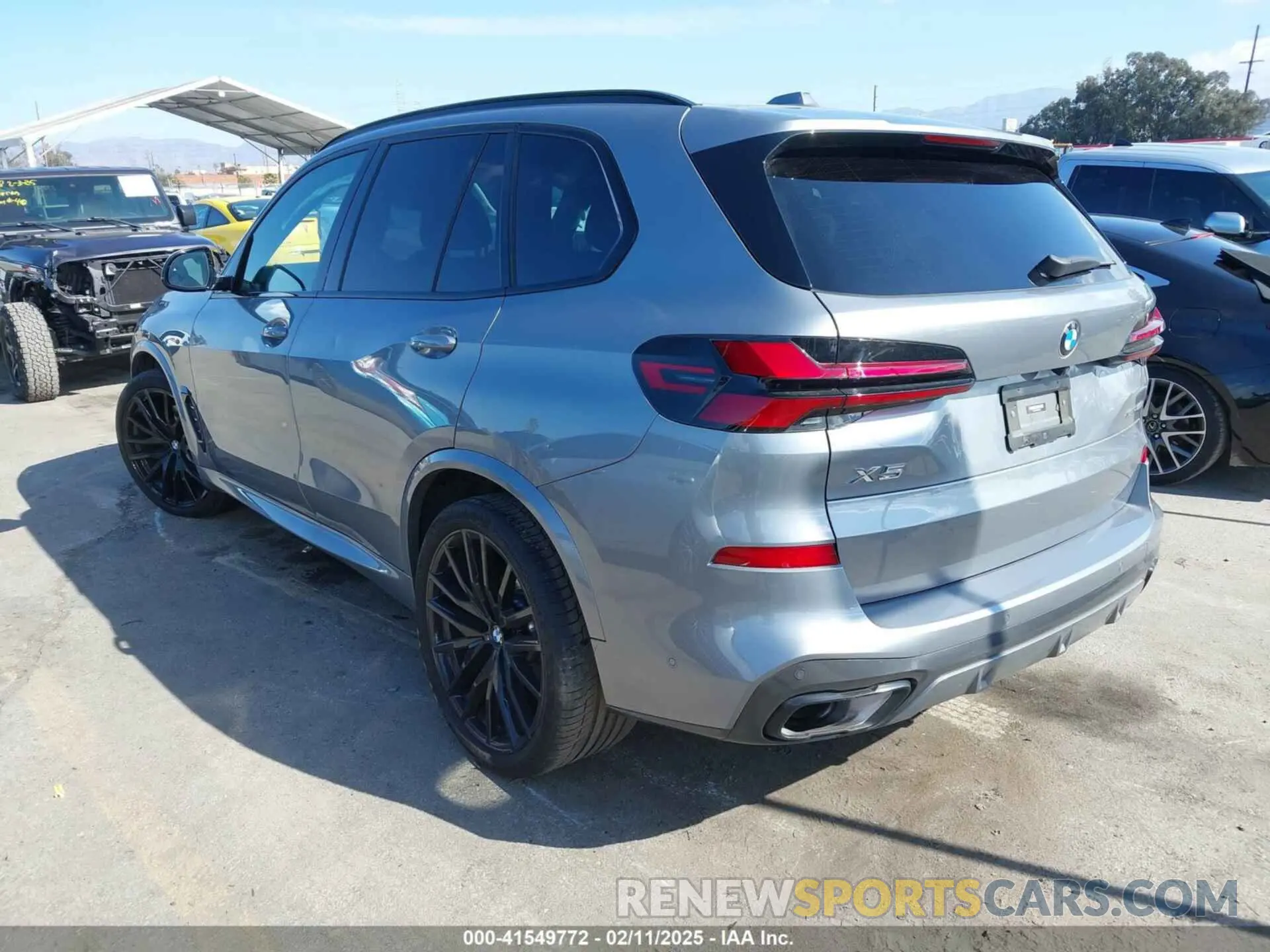 3 Фотография поврежденного автомобиля 5UX13EU06R9S86320 BMW X5 2024