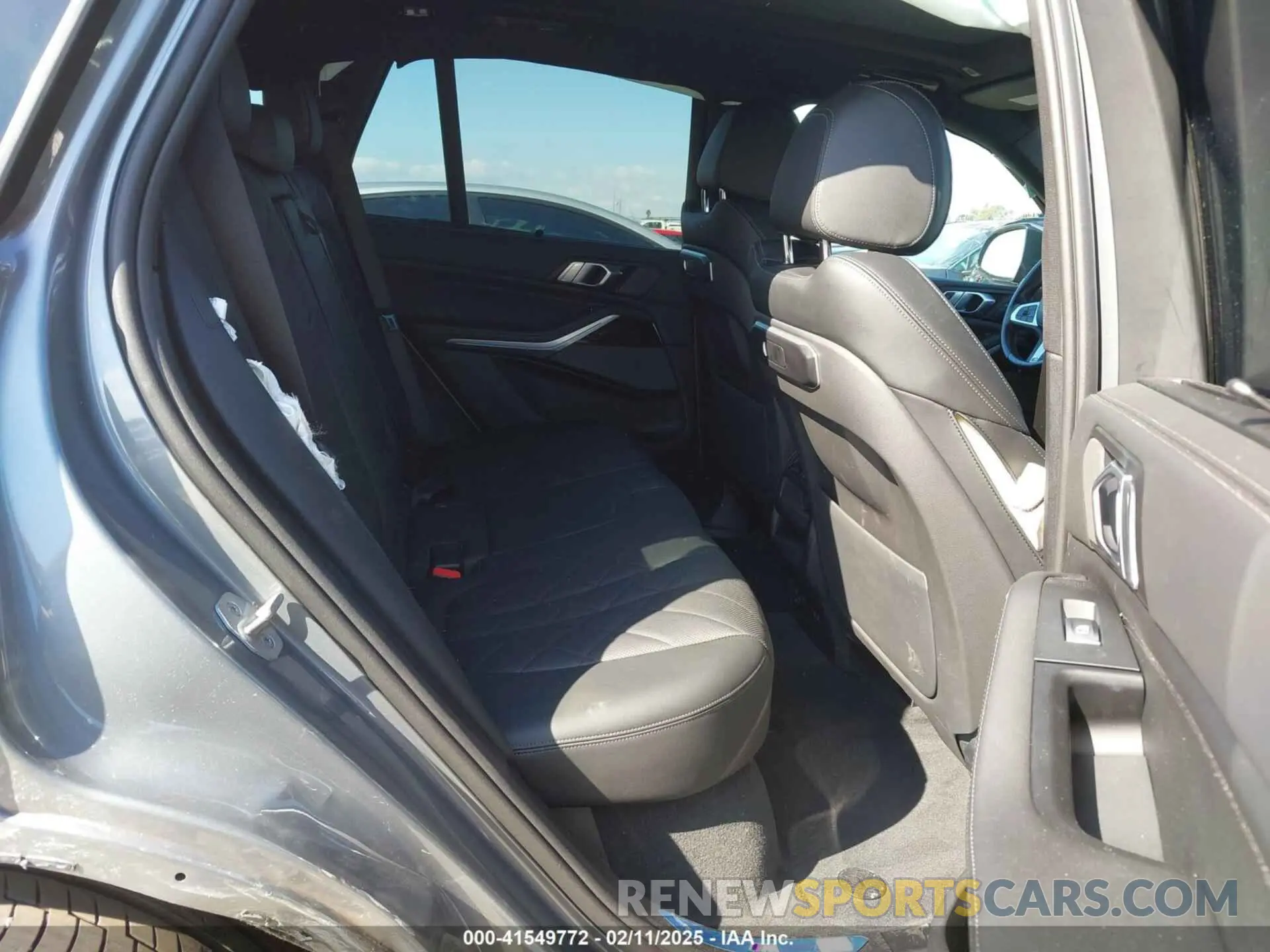 8 Фотография поврежденного автомобиля 5UX13EU06R9S86320 BMW X5 2024