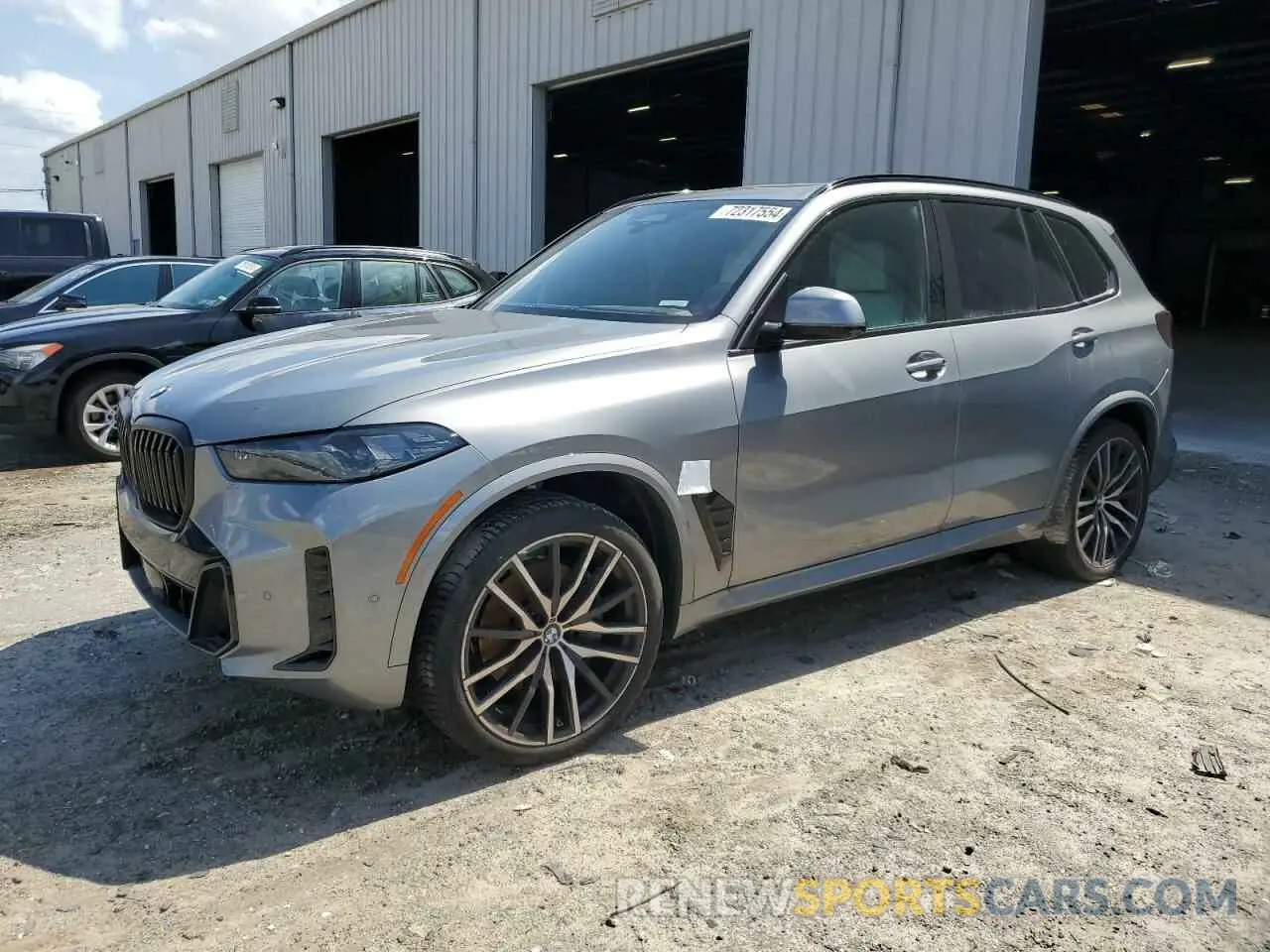 1 Фотография поврежденного автомобиля 5UX13EU06R9U96769 BMW X5 2024